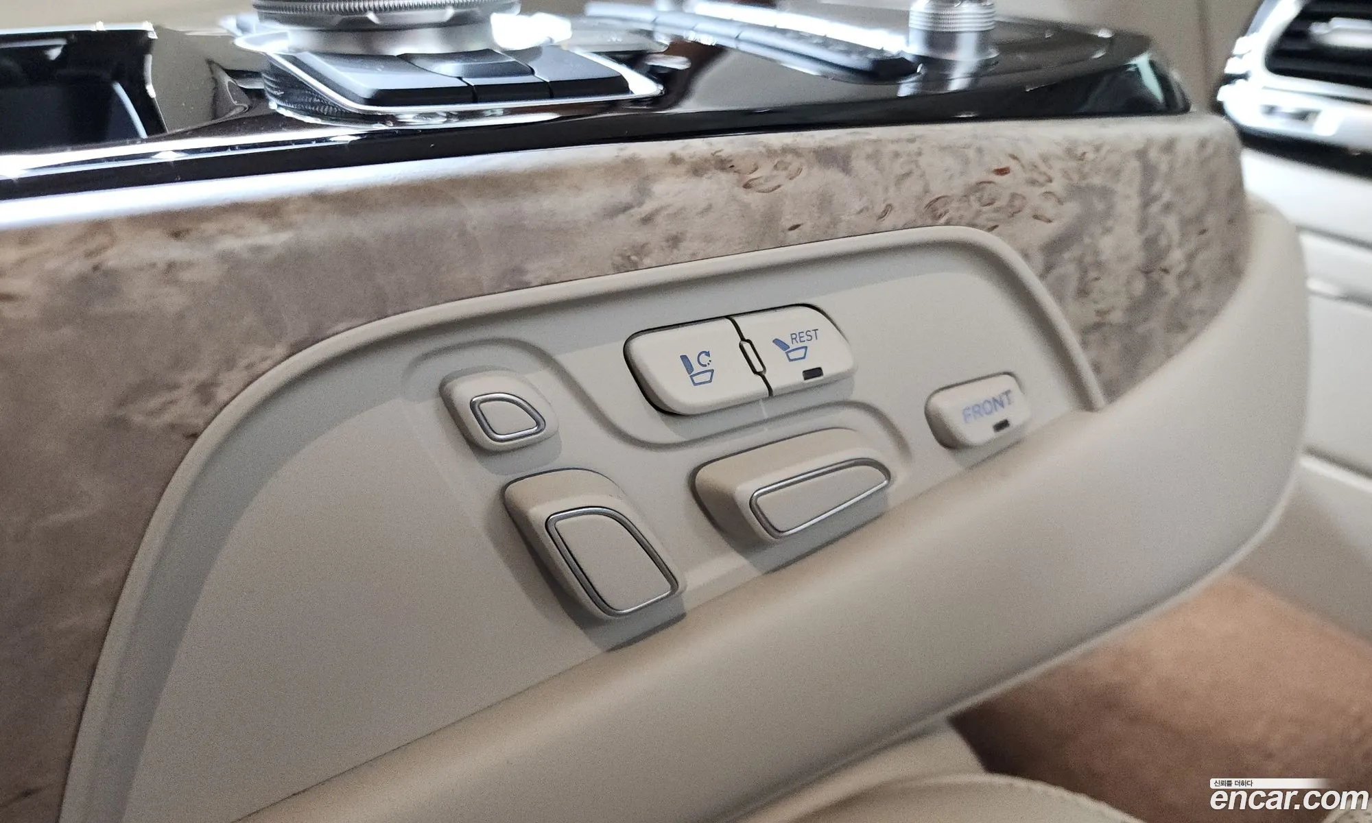 Genesis G90 2020 — 30