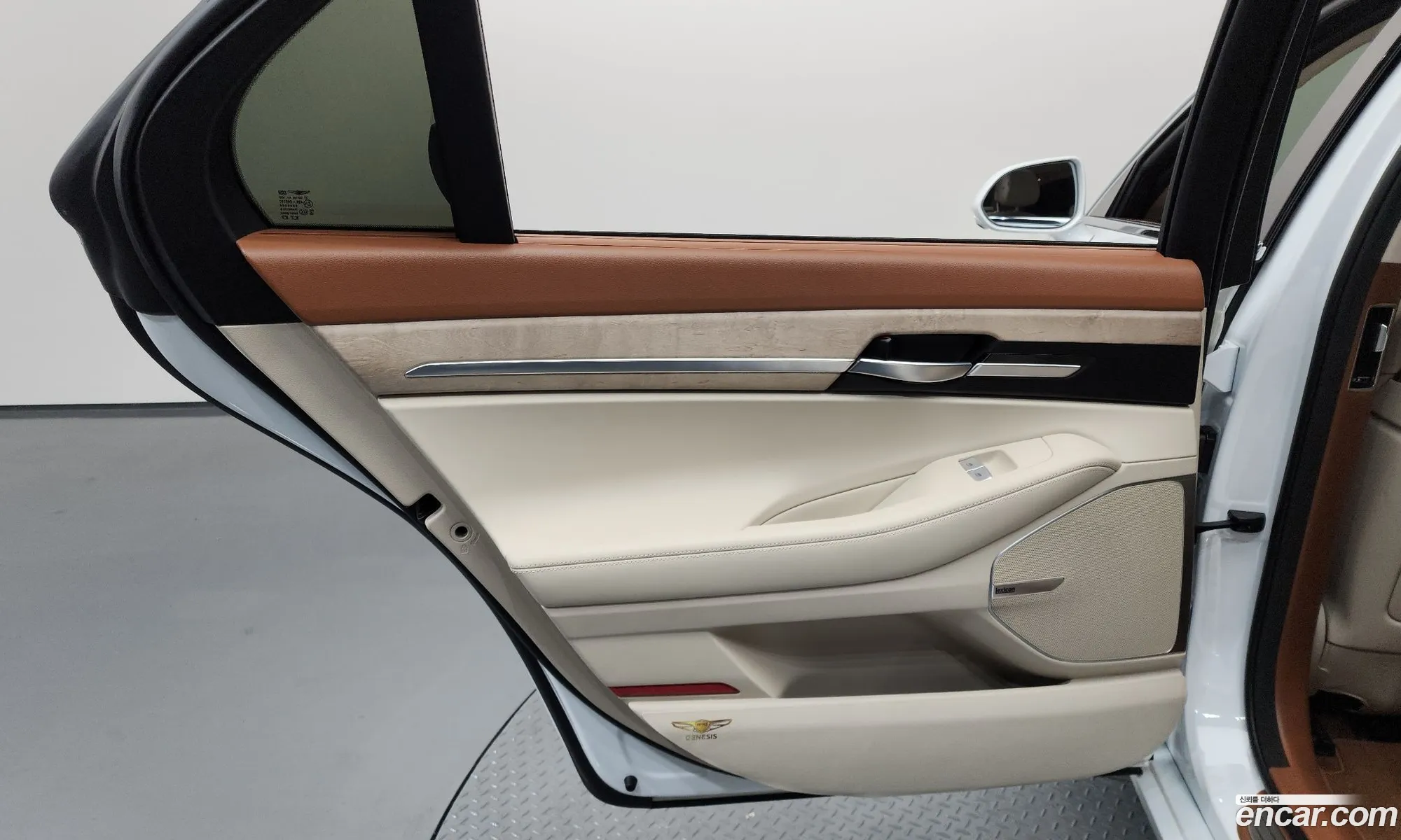 Genesis G90 2020 — 11