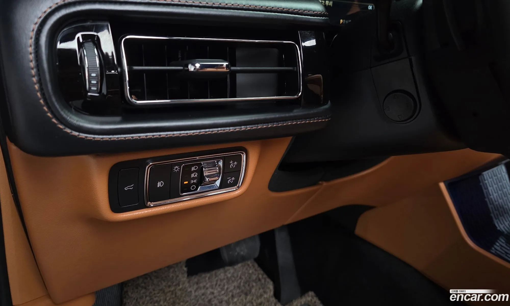 Lincoln Aviator 2021 5LM5J9XC2MGL10633 — 27