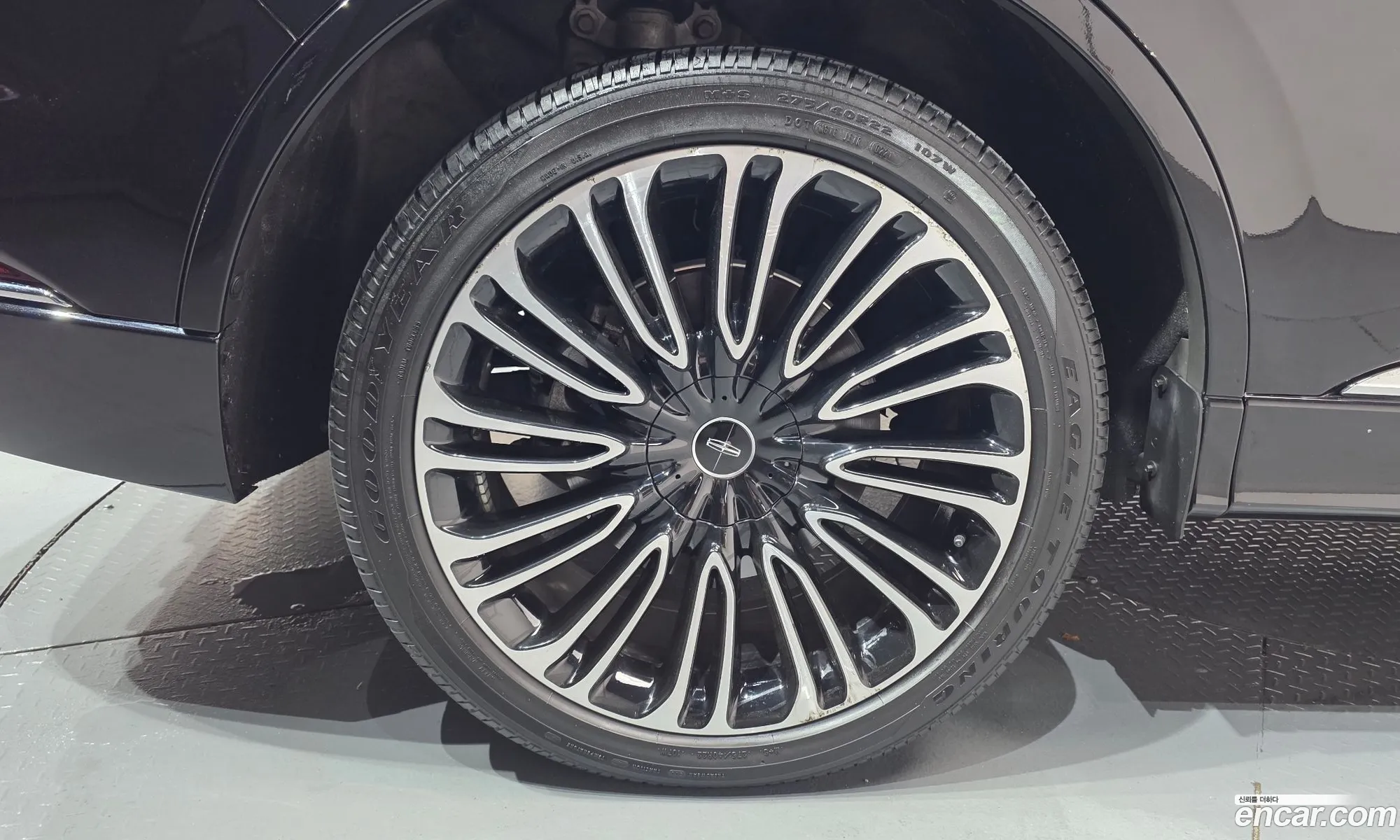 Lincoln Aviator 2021 5LM5J9XC2MGL10633 — 2