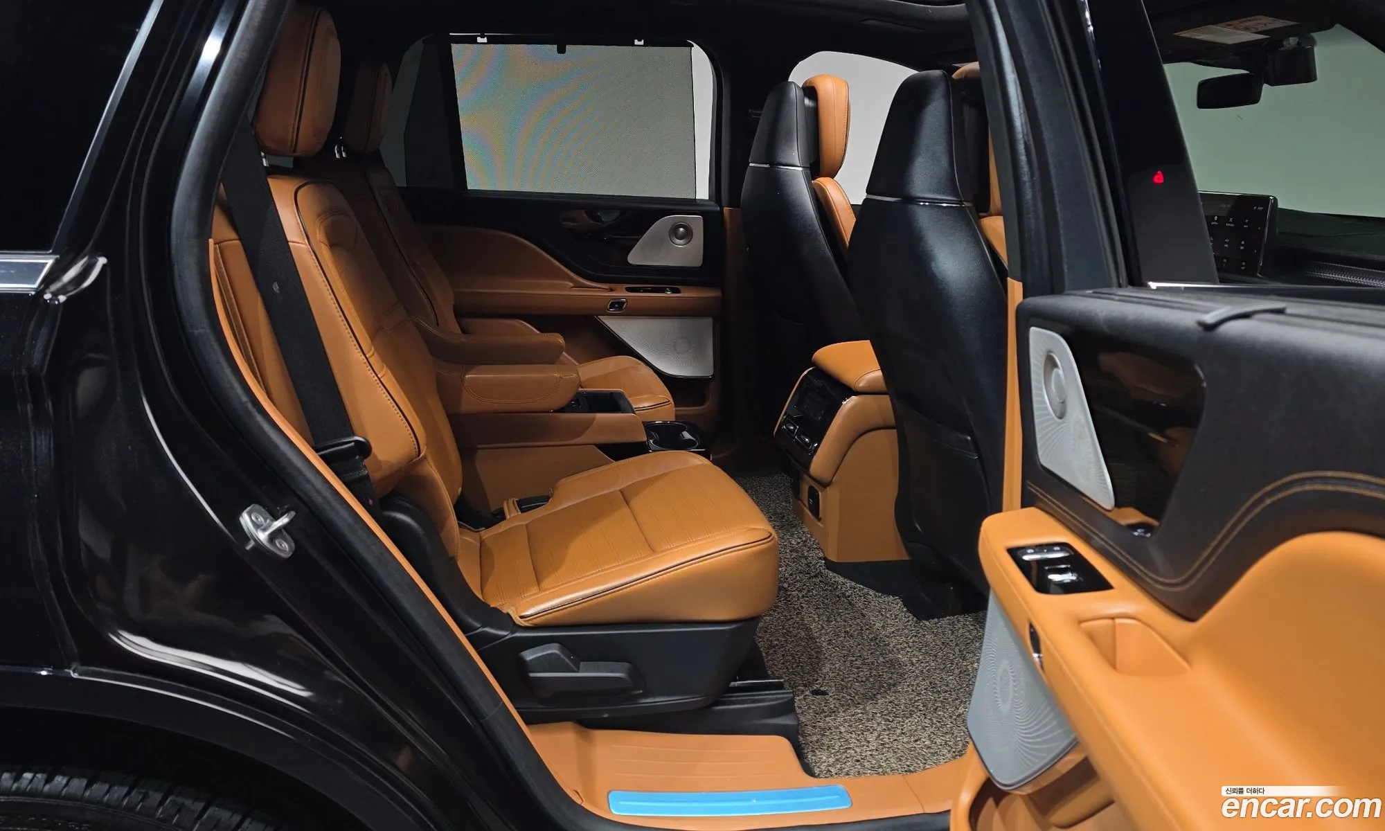 Lincoln Aviator 2021 5LM5J9XC2MGL10633 — 18