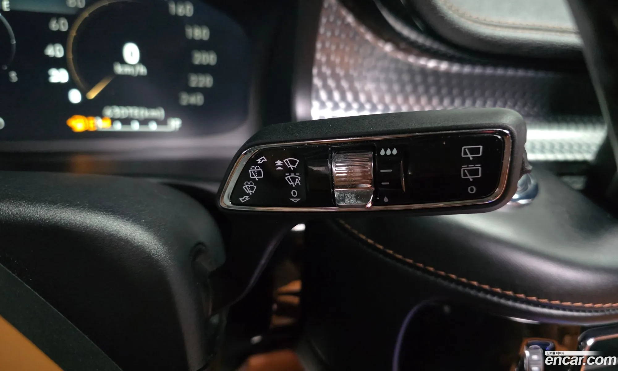 Lincoln Aviator 2021 5LM5J9XC2MGL10633 — 21
