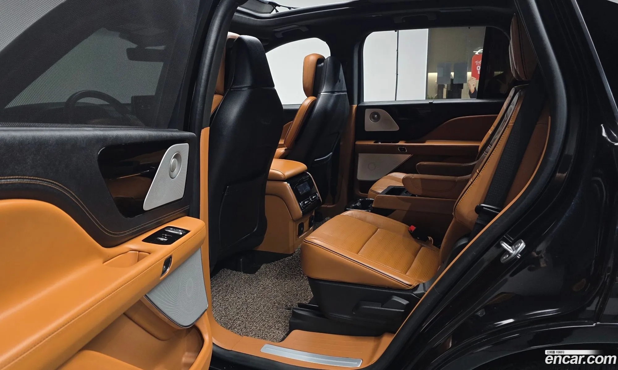 Lincoln Aviator 2021 5LM5J9XC2MGL10633 — 12