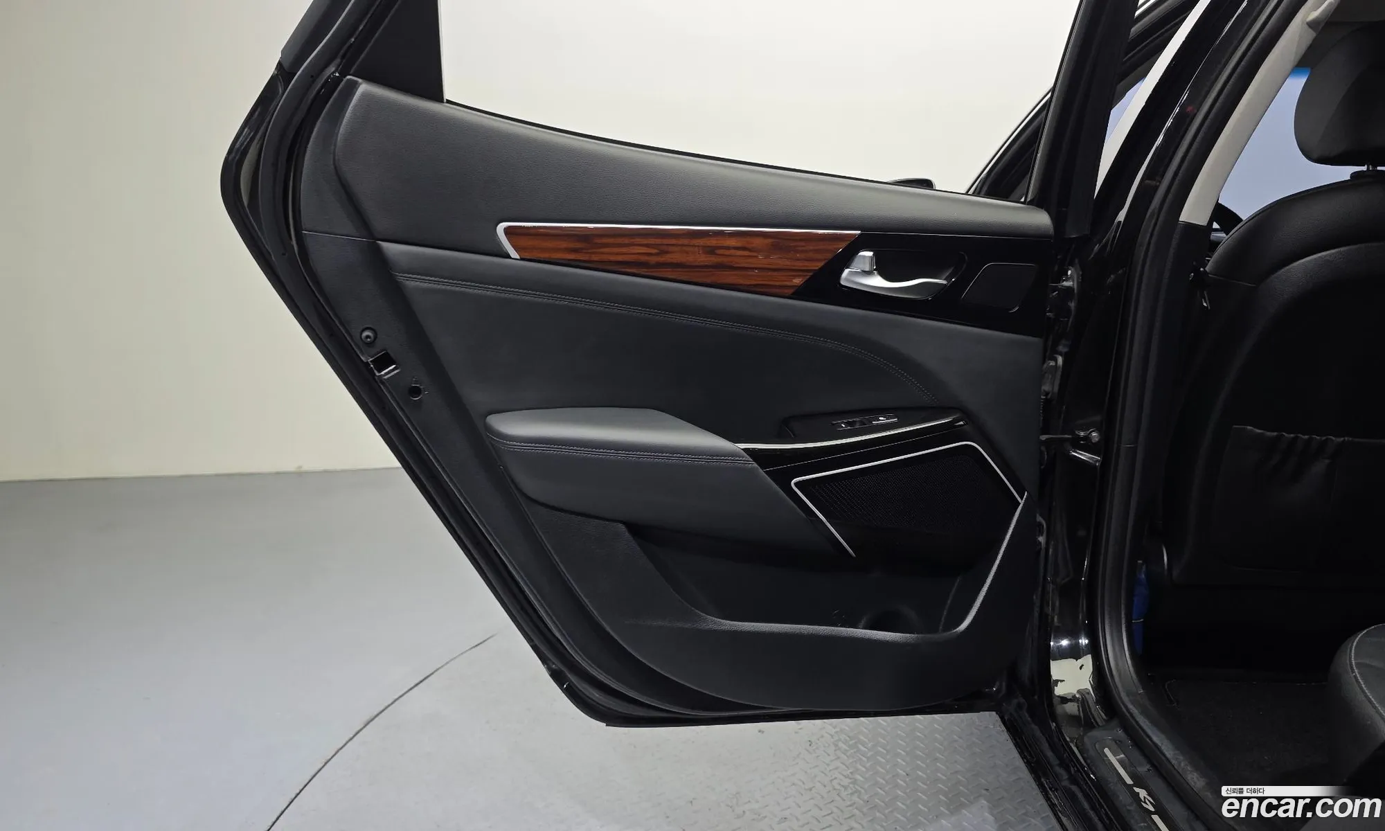 Kia K7 2017 — 32