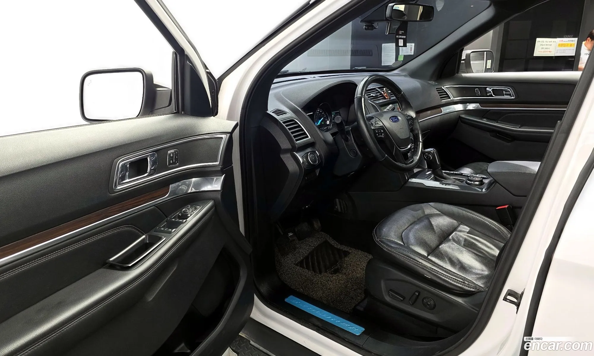Ford Explorer 2019 1FM5K8FH3KGA80413 — 5