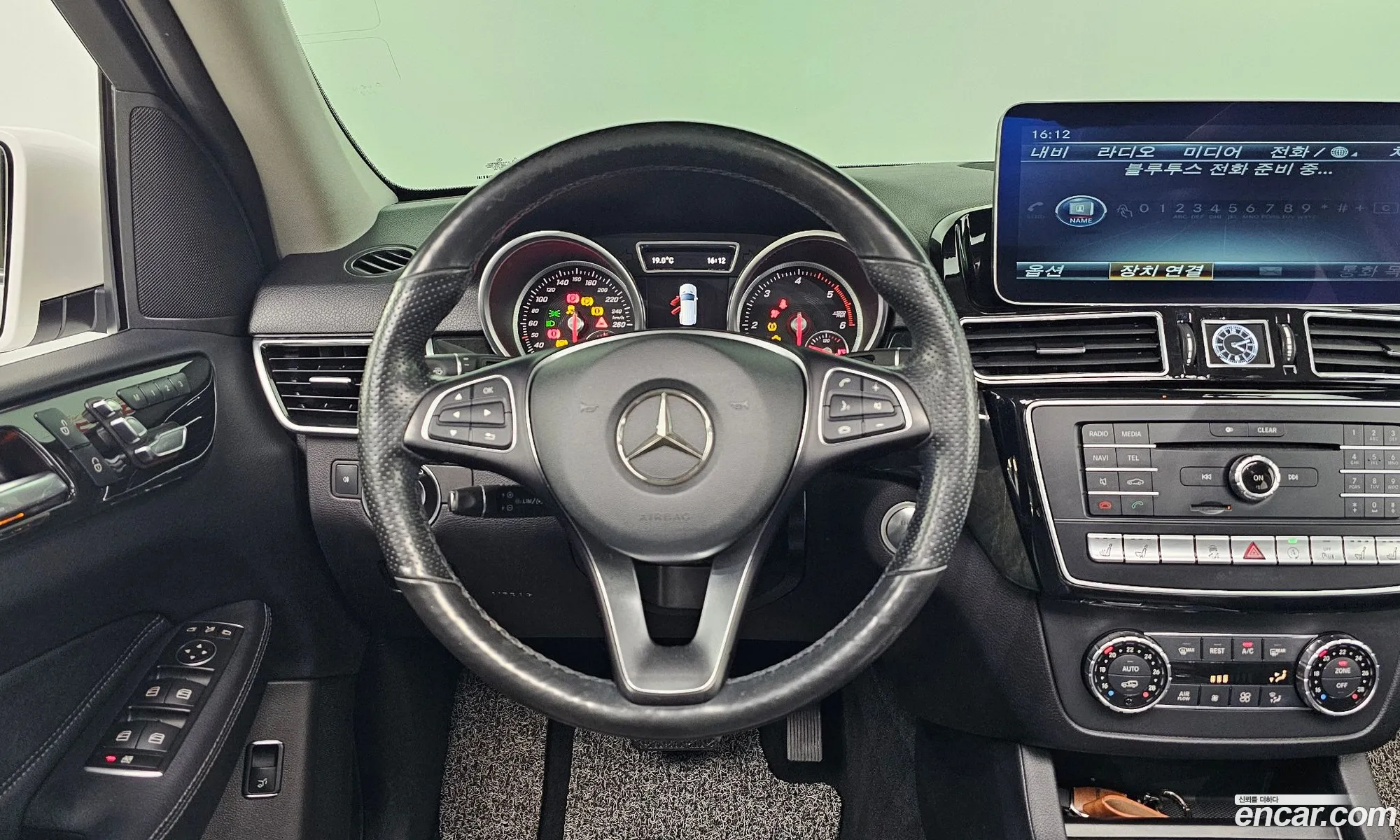 Mercedes-Benz GLE-Class W166 2017 — 18