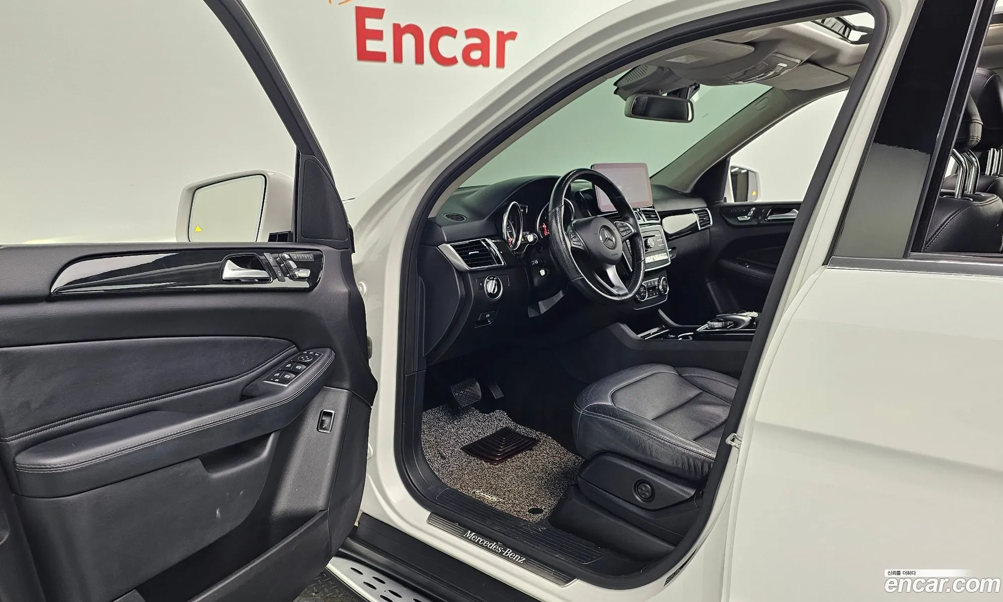 Mercedes-Benz GLE-Class W166 2017 — 22