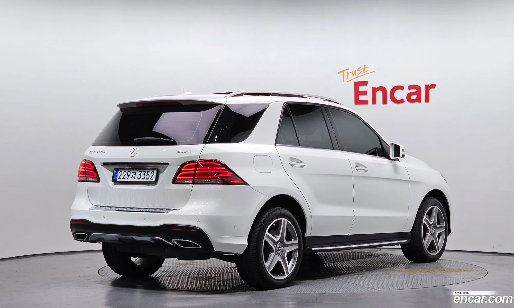 Mercedes-Benz GLE-Class W166 2017 — 29