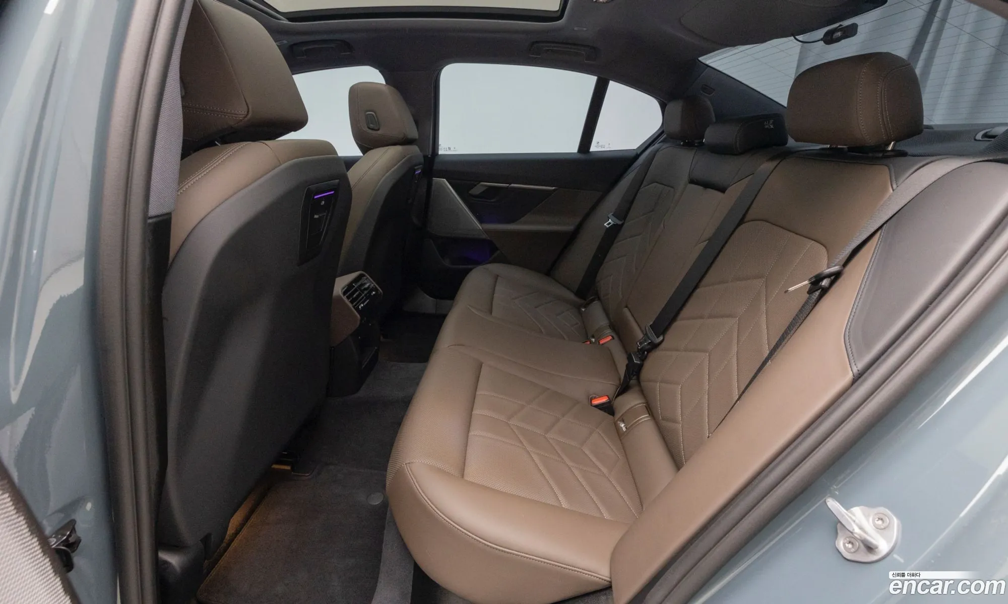 BMW 5 Series 2025 — 17