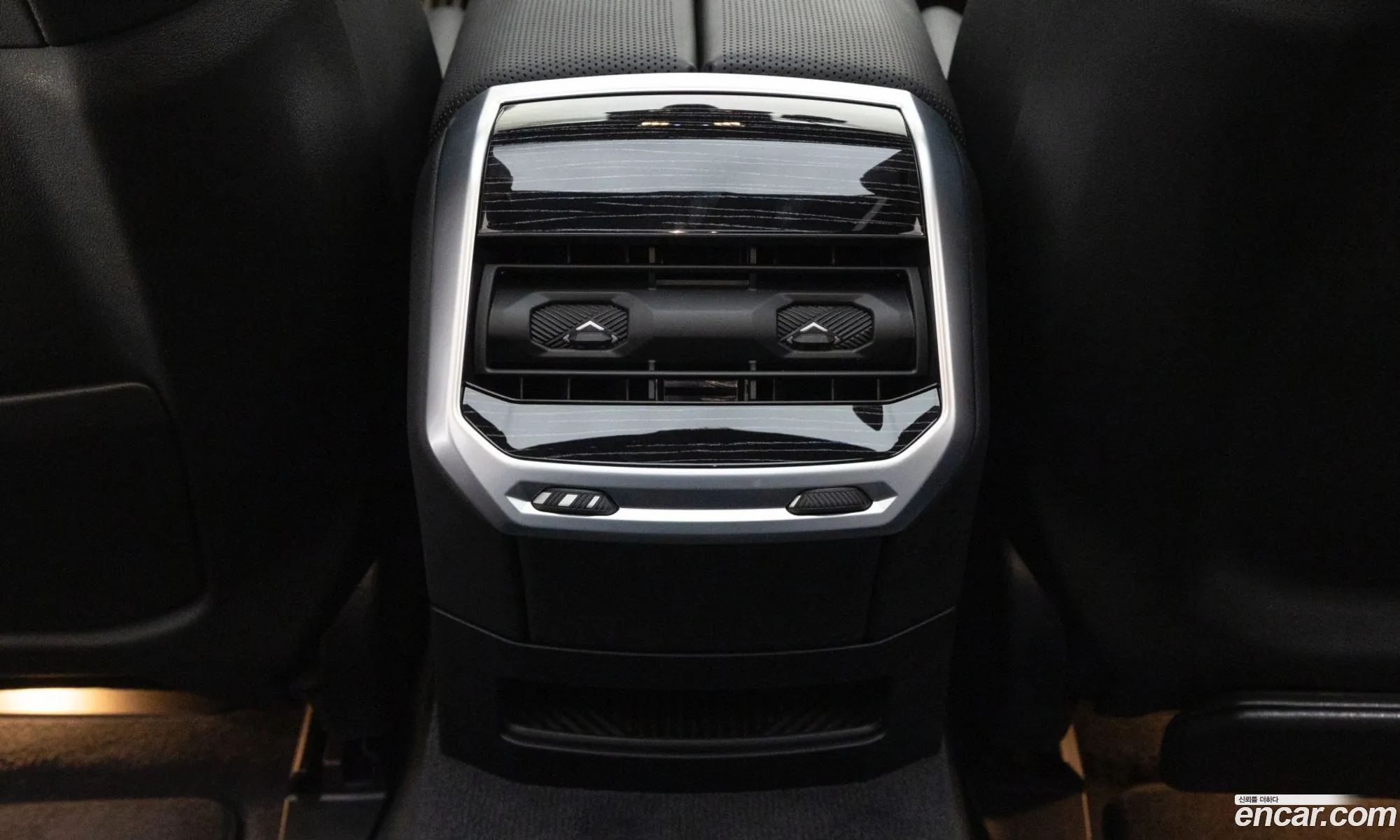 BMW 7 Series 2025 — 8