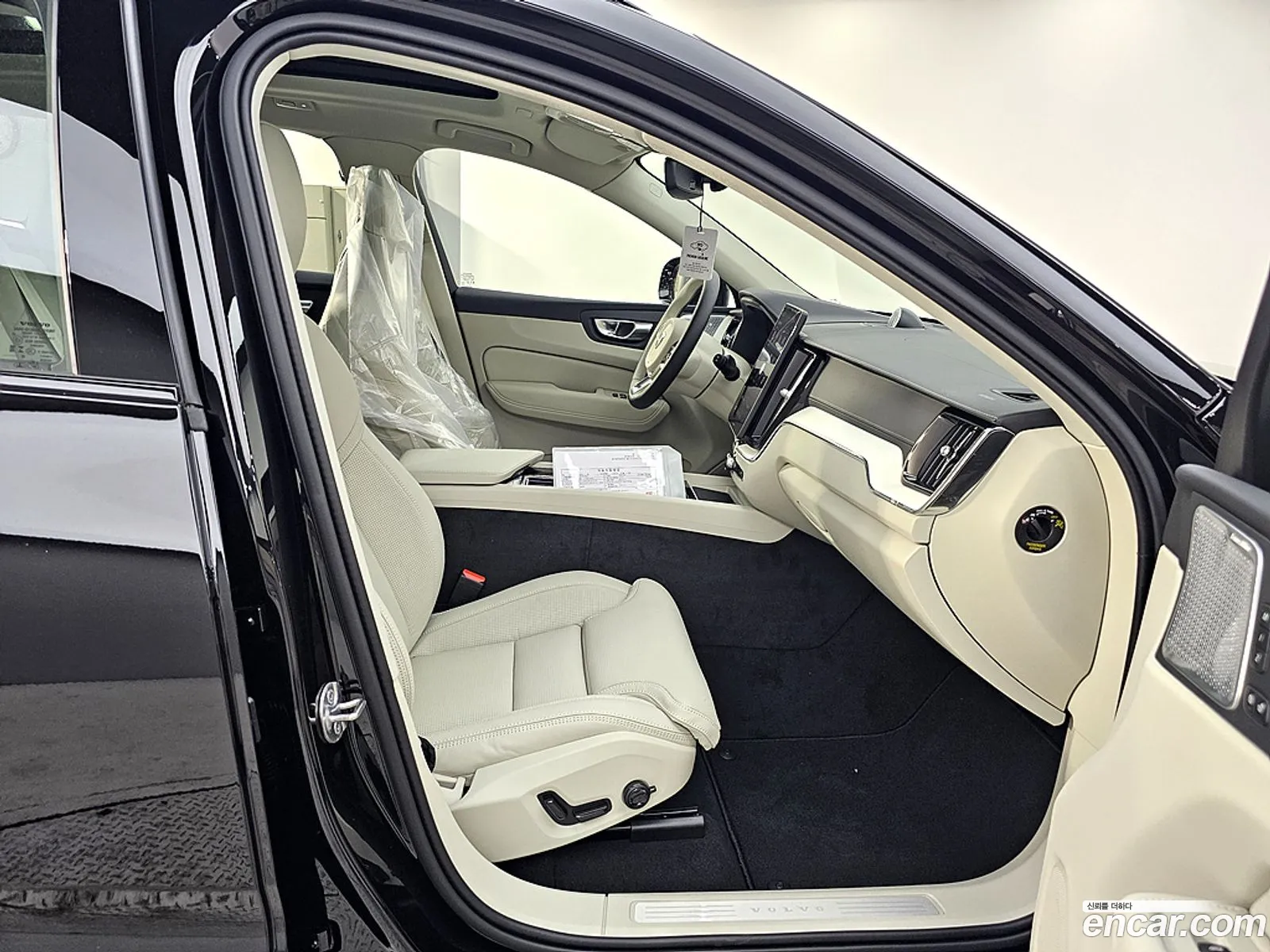 Volvo XC60 2026 — 13