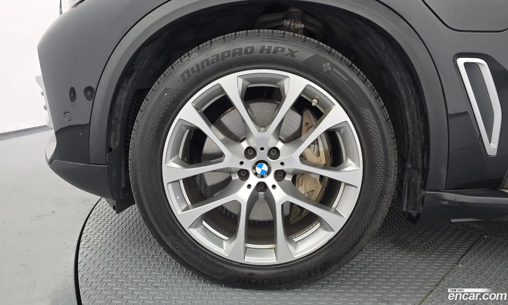 BMW X5 2021 — 18