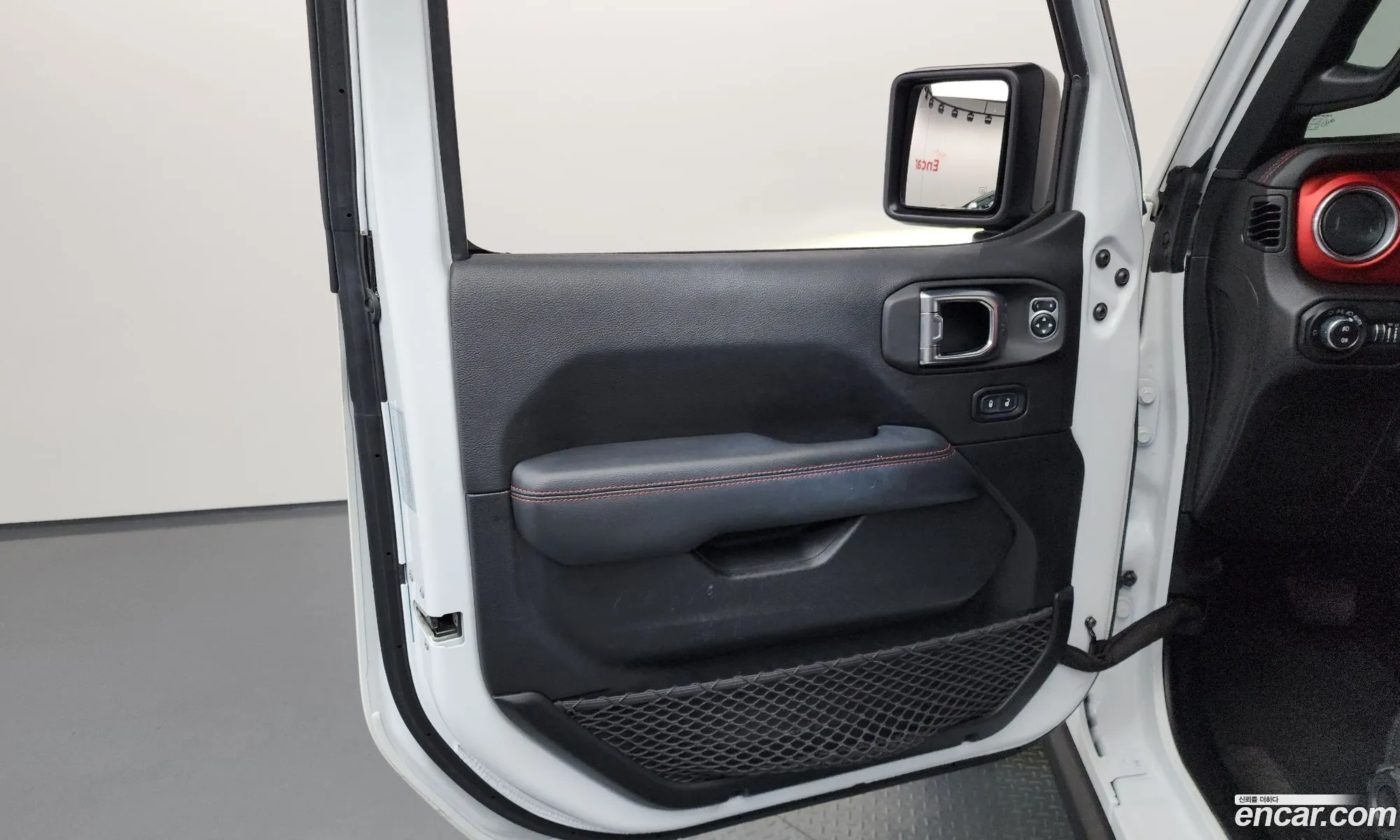 Jeep Wrangler 2020 — 19