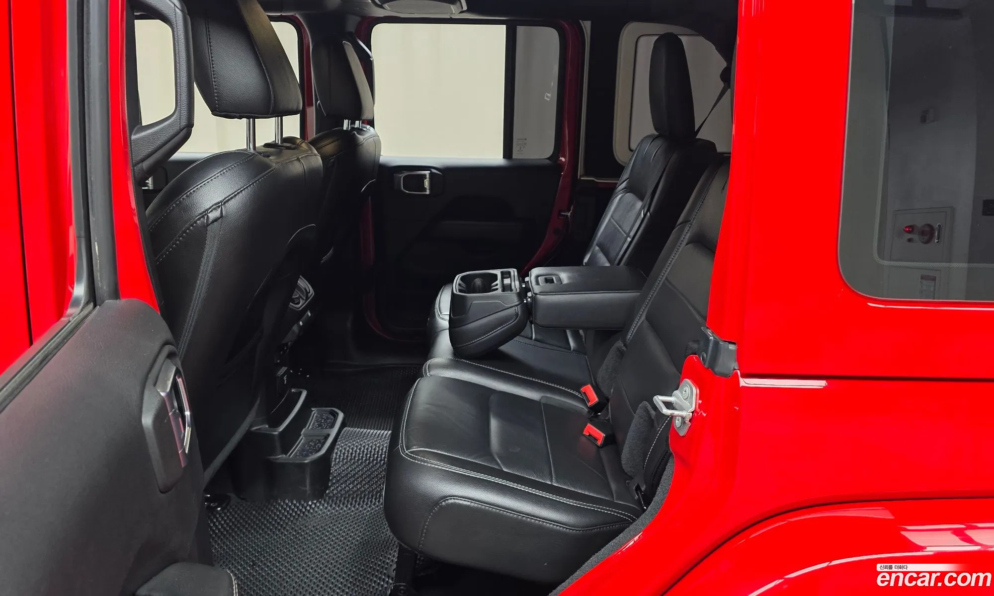 Jeep Wrangler 2021 — 28