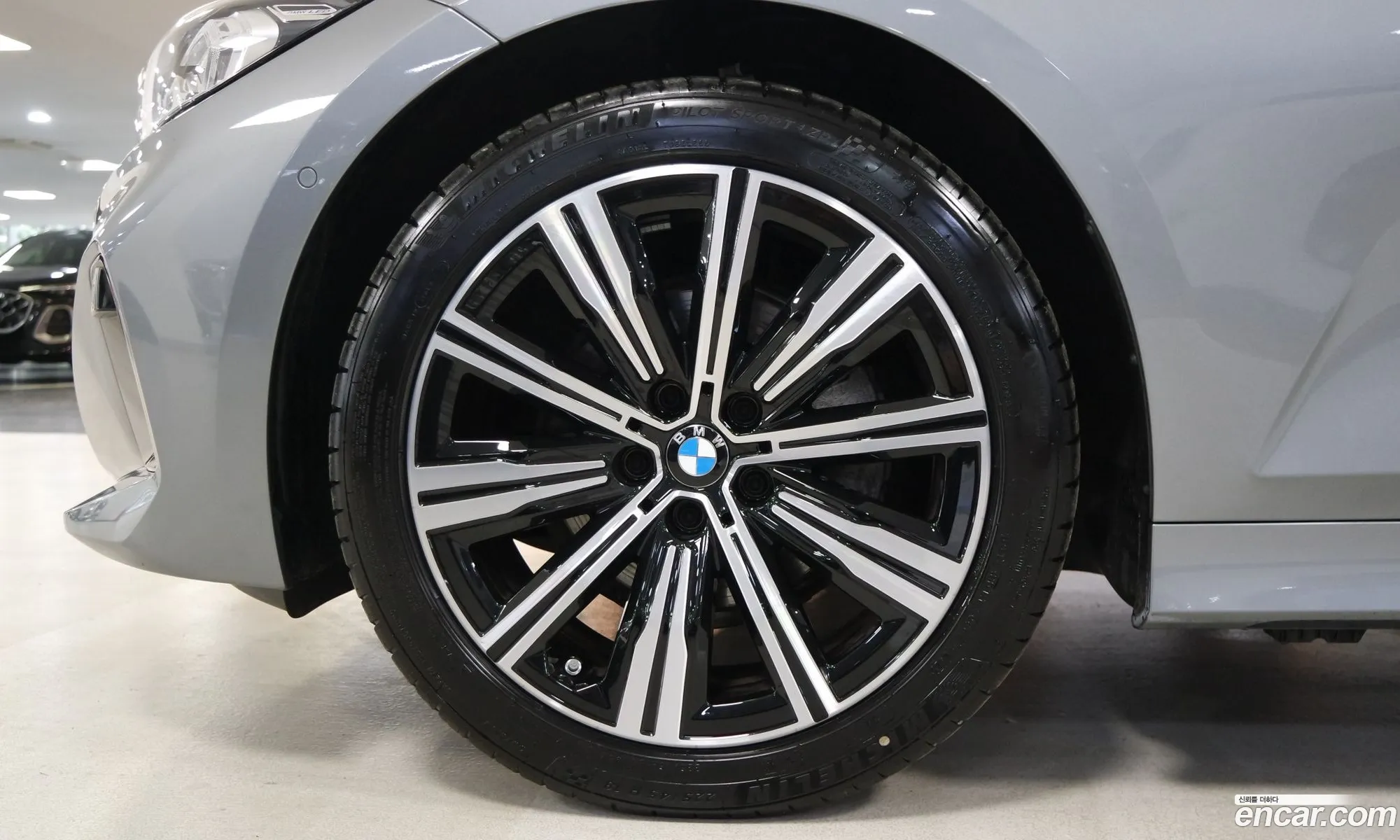 BMW 3 Series 2025 — 12