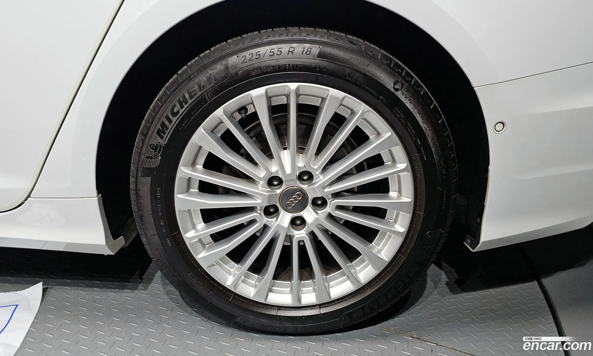 Audi A6 2020 WAUZZZF21LN026394 — 32