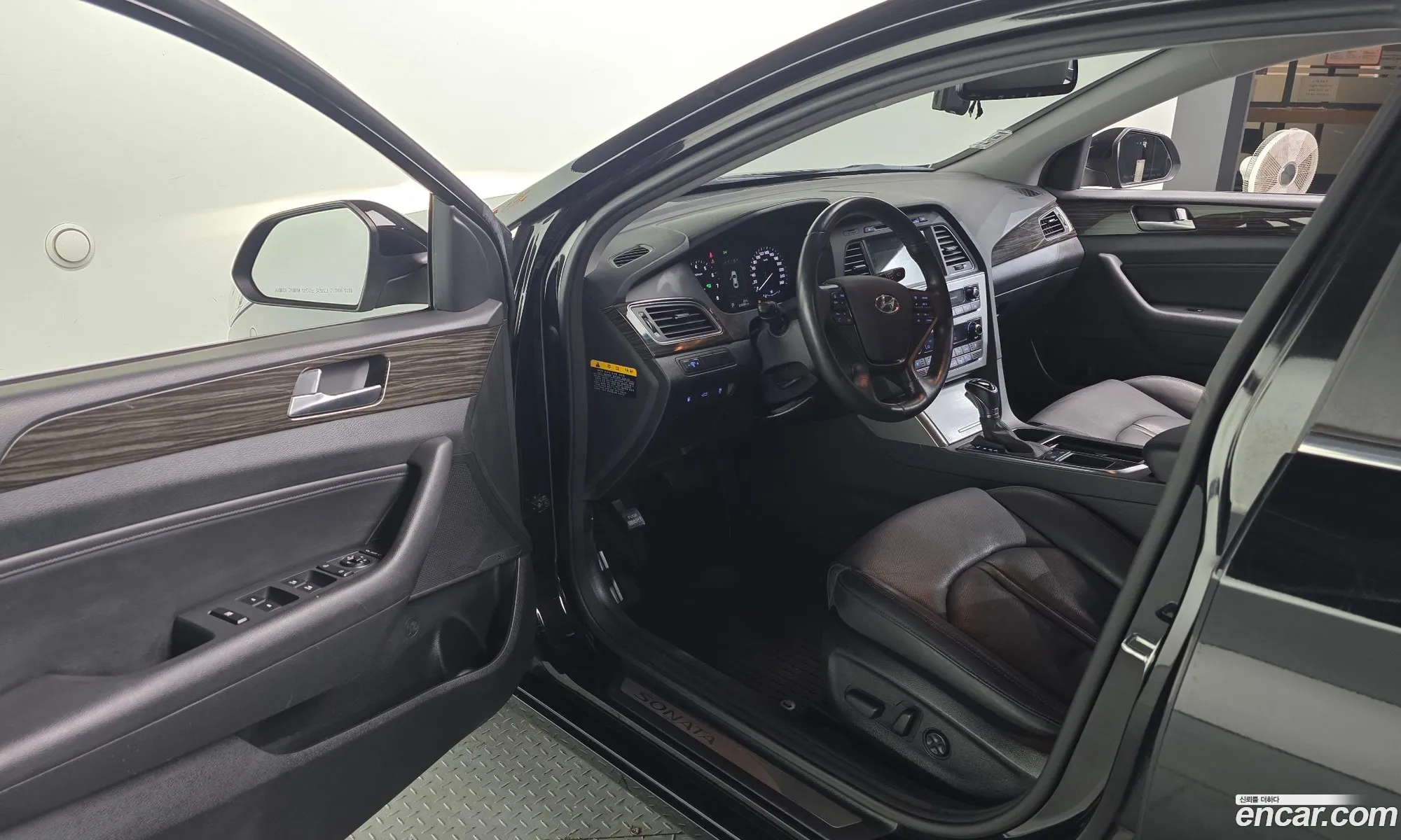 Hyundai LF Sonata 2014 — 13