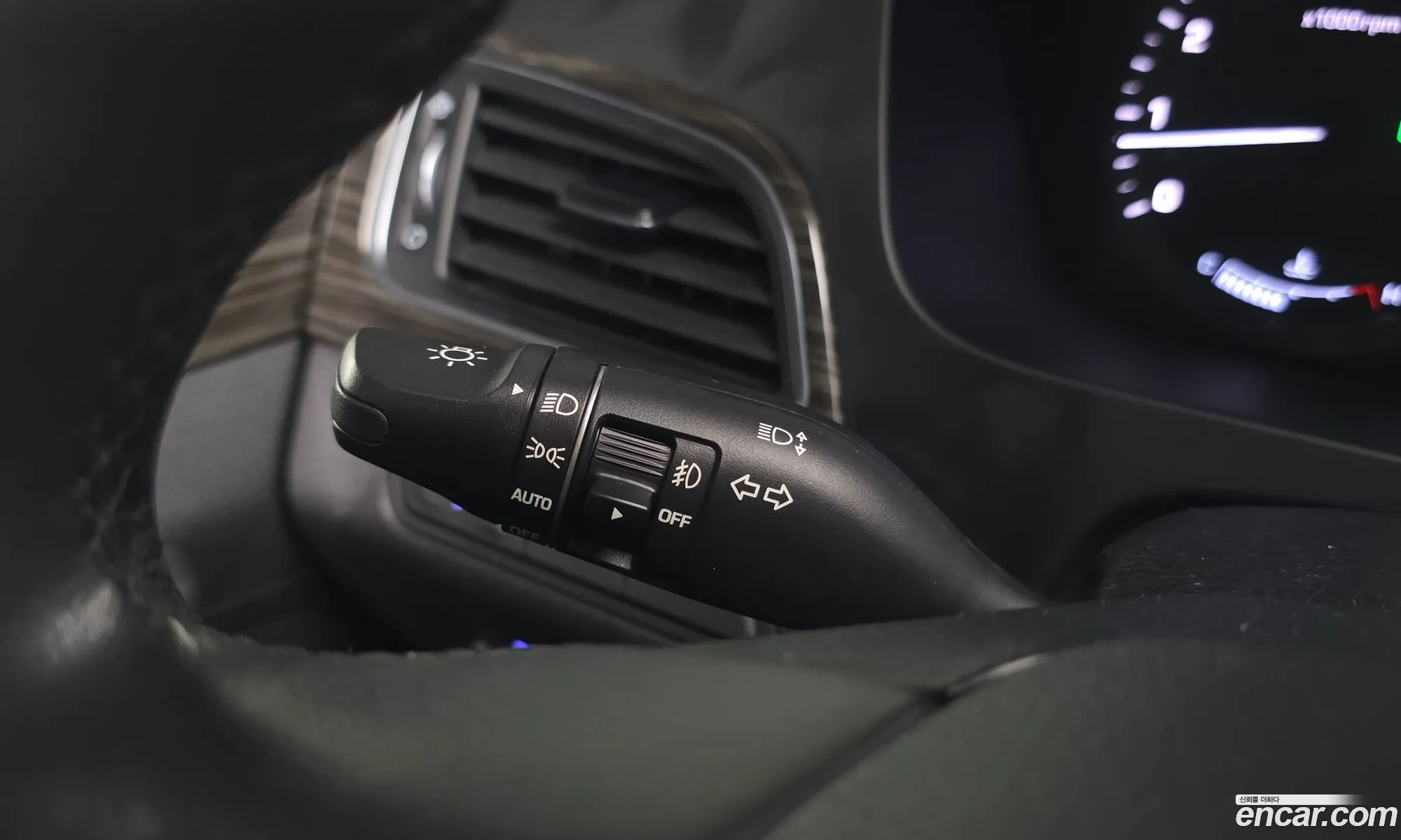 Hyundai LF Sonata 2014 — 12