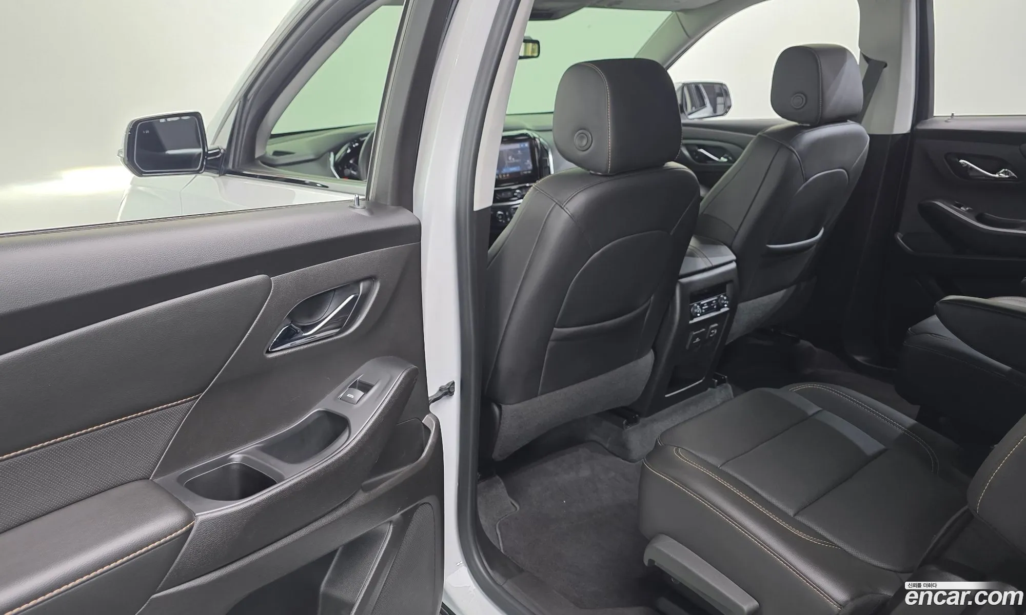 Chevrolet (GM Daewoo) Traverse 2021 — 25