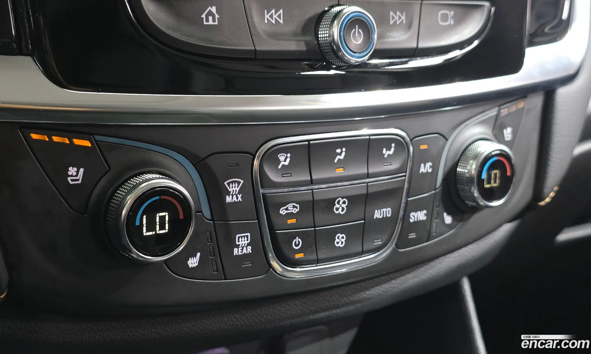 Chevrolet (GM Daewoo) Traverse 2021 — 21