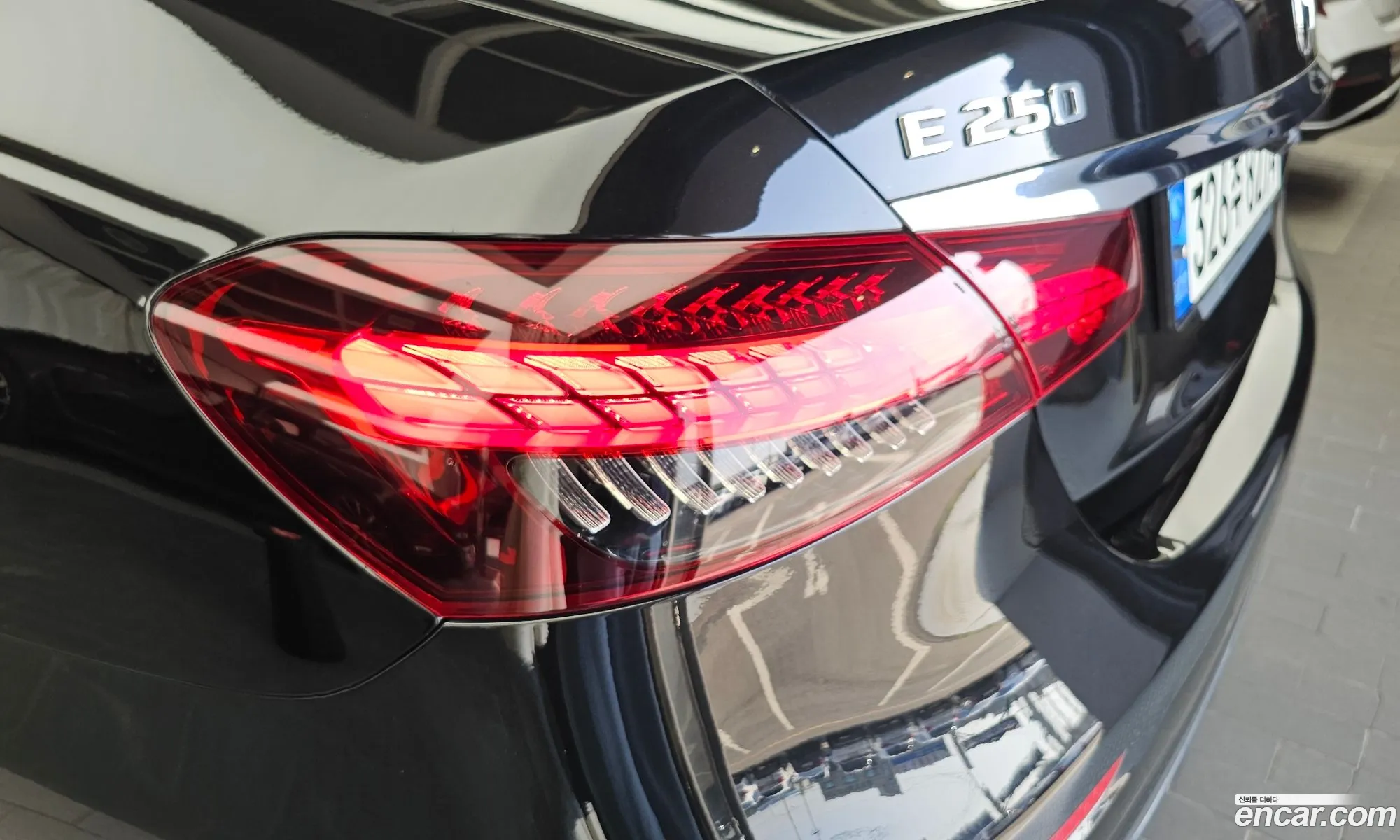 Mercedes-Benz E-Class W213 2022 — 28