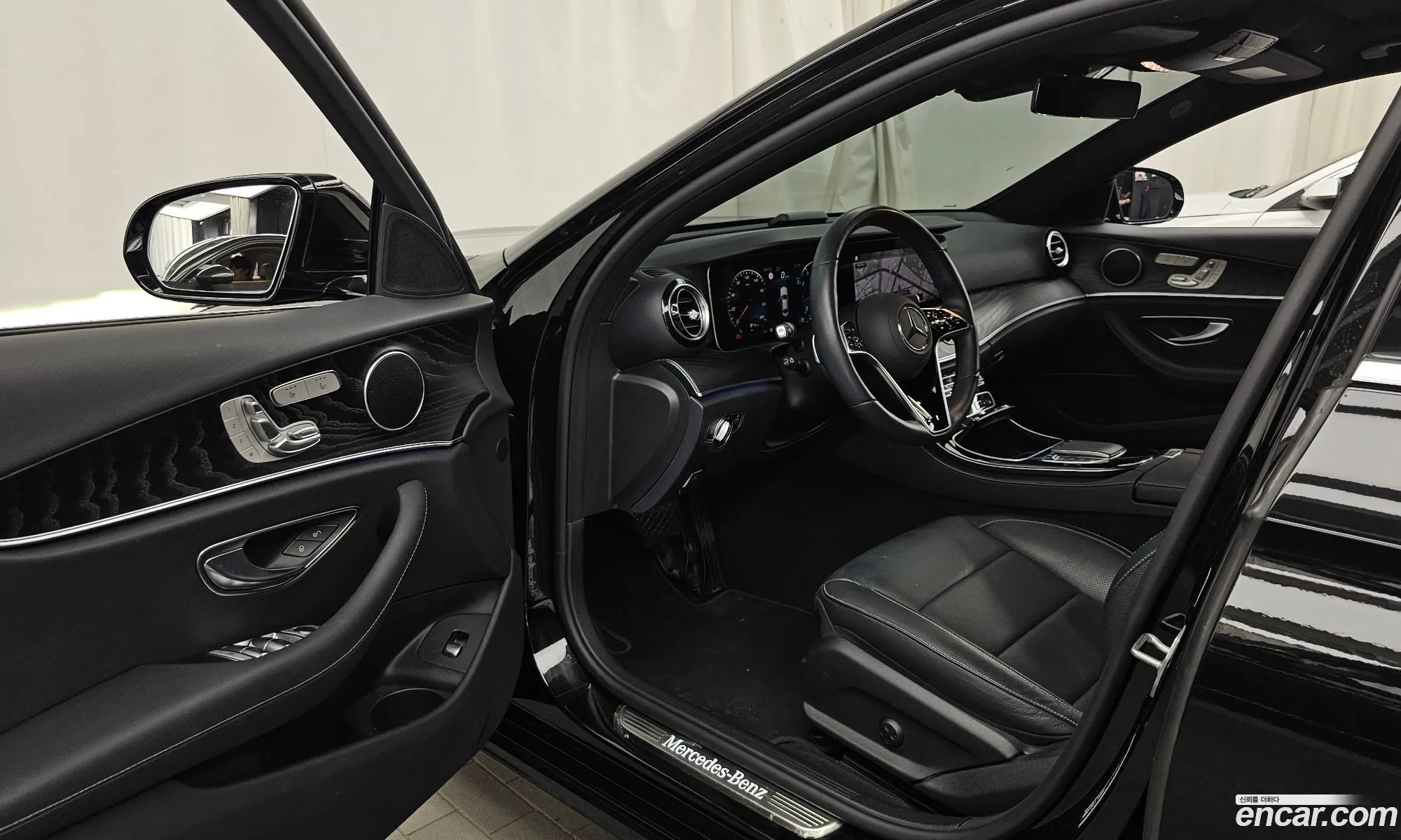 Mercedes-Benz E-Class W213 2022 — 29