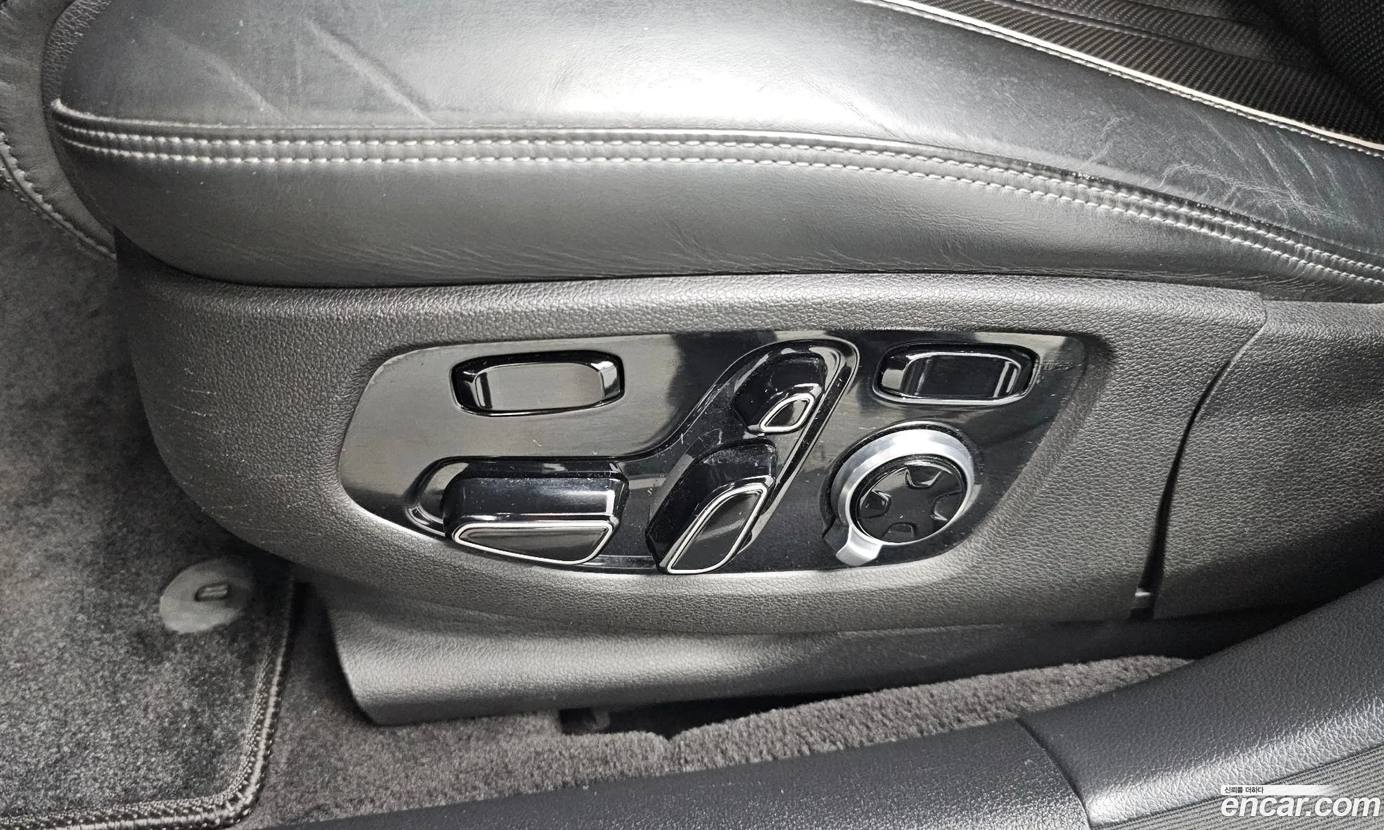 Genesis EQ900 2016 — 2