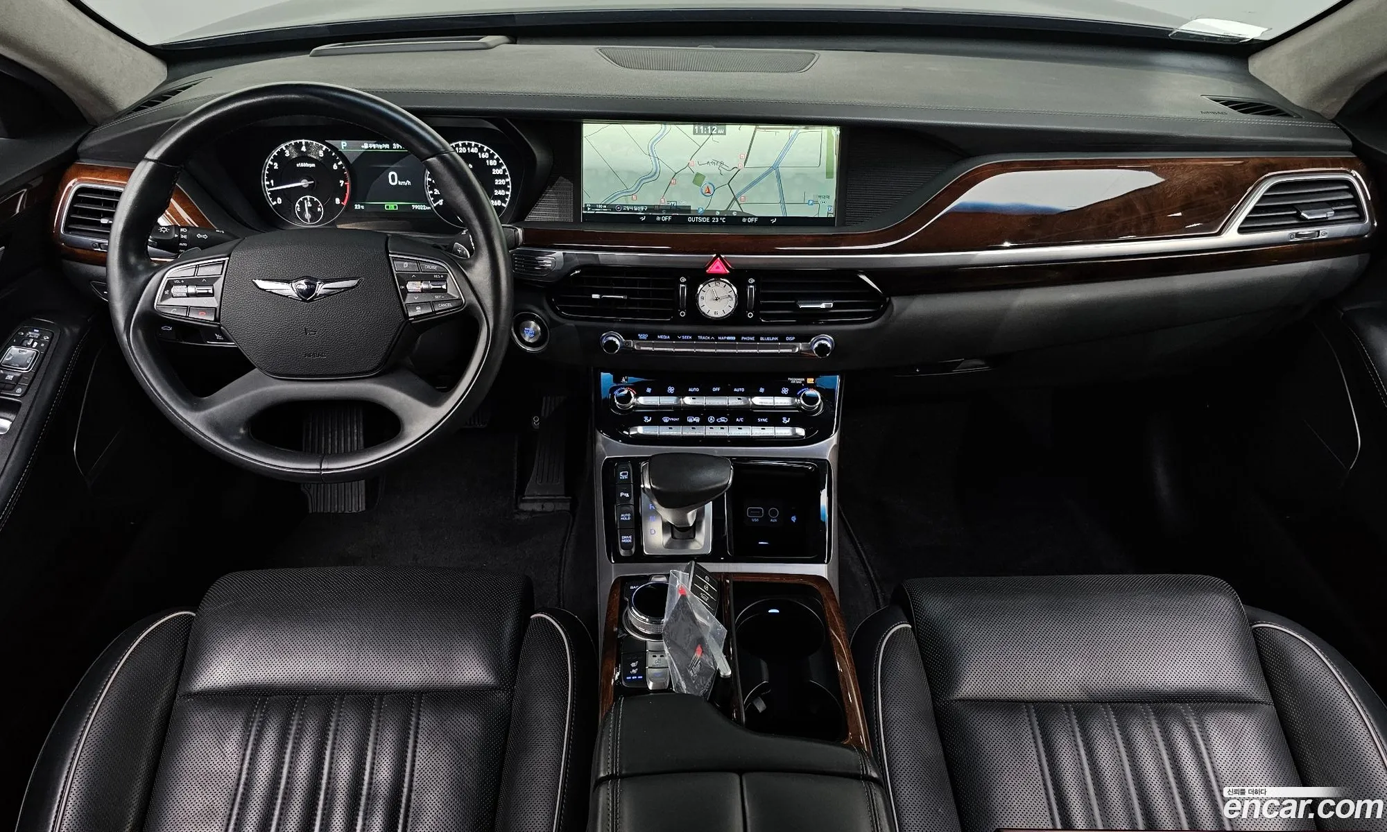 Genesis EQ900 2016 — 34