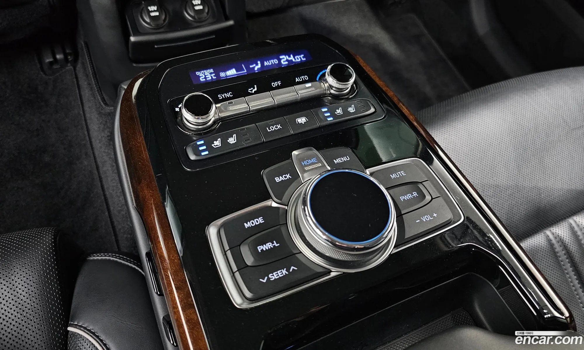 Genesis EQ900 2016 — 9