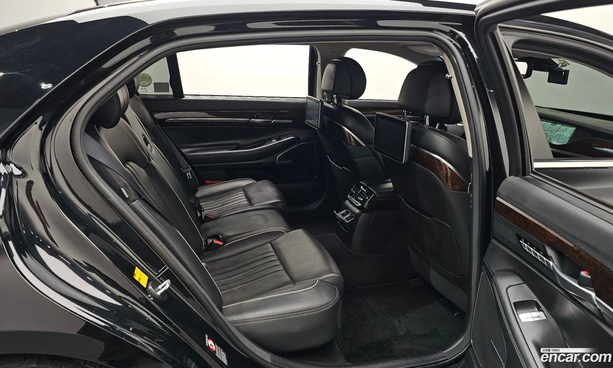 Genesis EQ900 2016 — 4