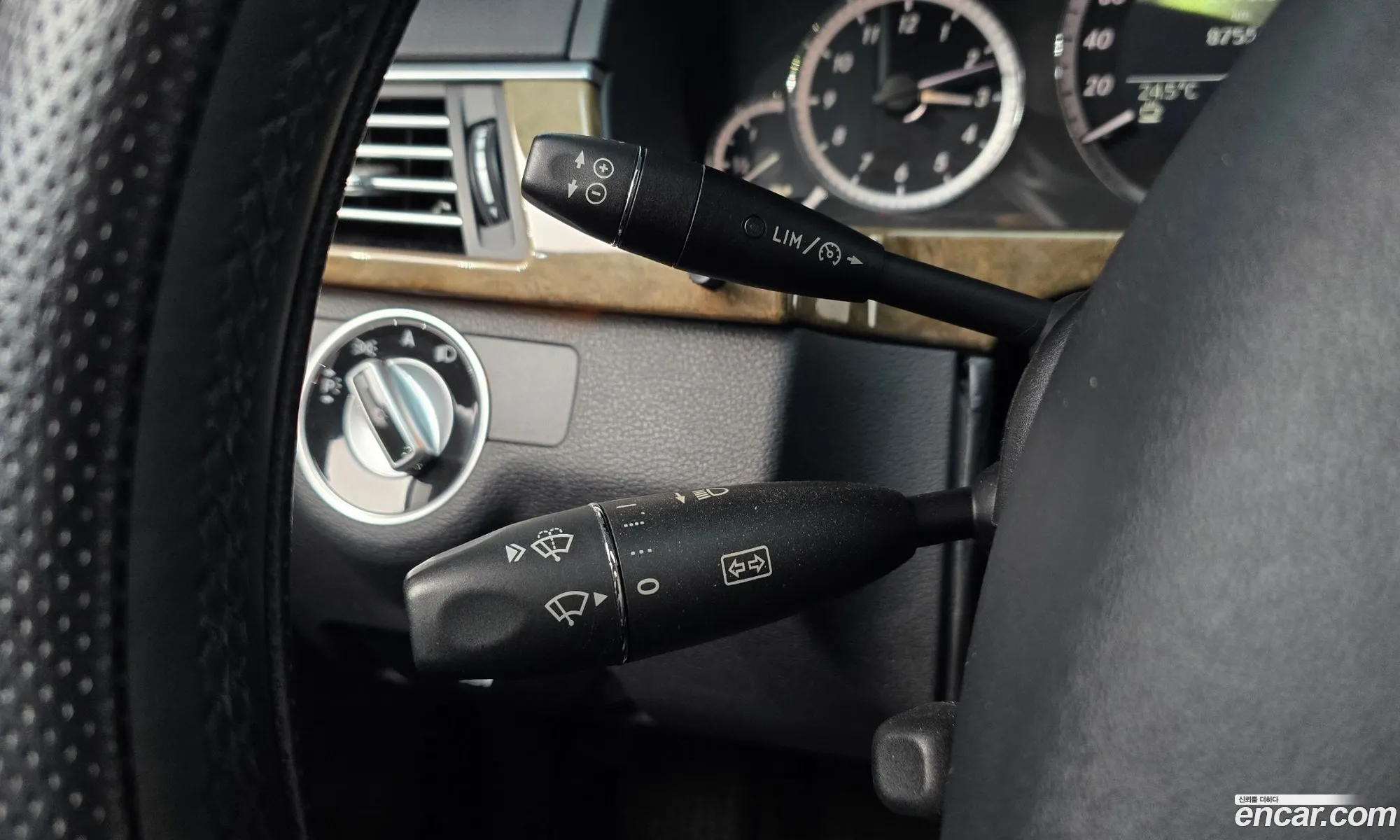Mercedes-Benz E-Class W212 2011 WDDHF5DBXBA404792 — 10