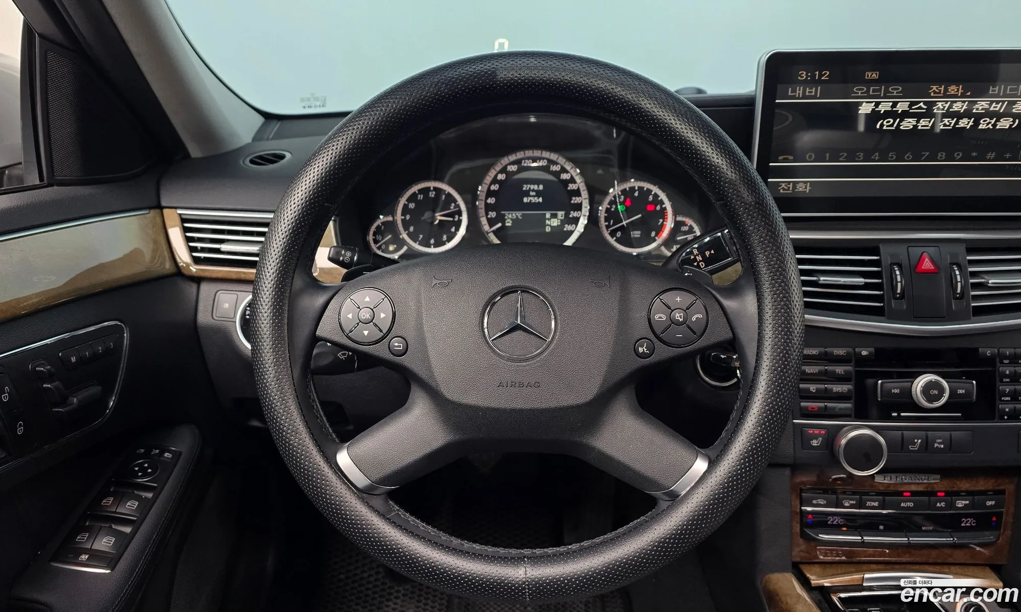 Mercedes-Benz E-Class W212 2011 WDDHF5DBXBA404792 — 20