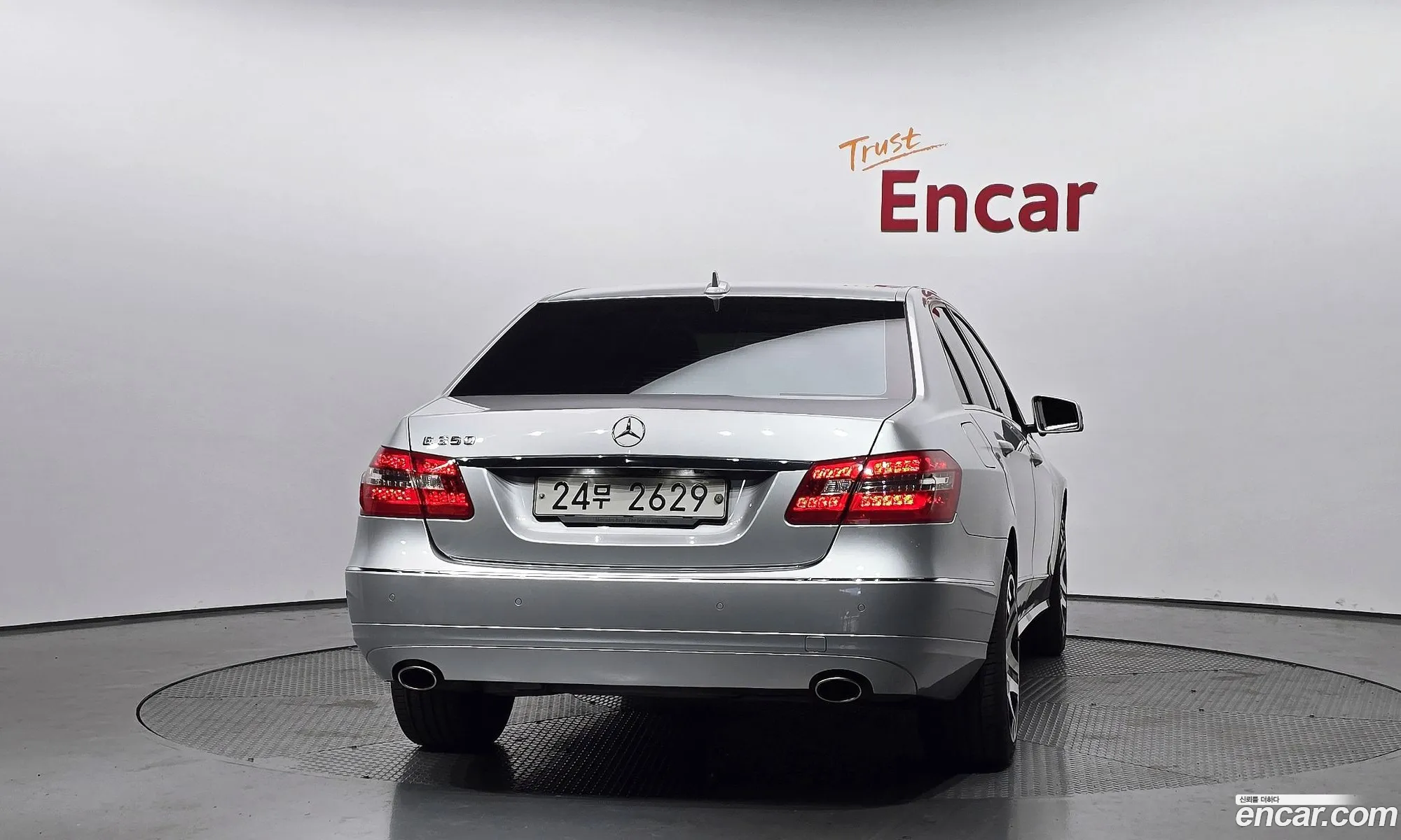 Mercedes-Benz E-Class W212 2011 WDDHF5DBXBA404792 — 9