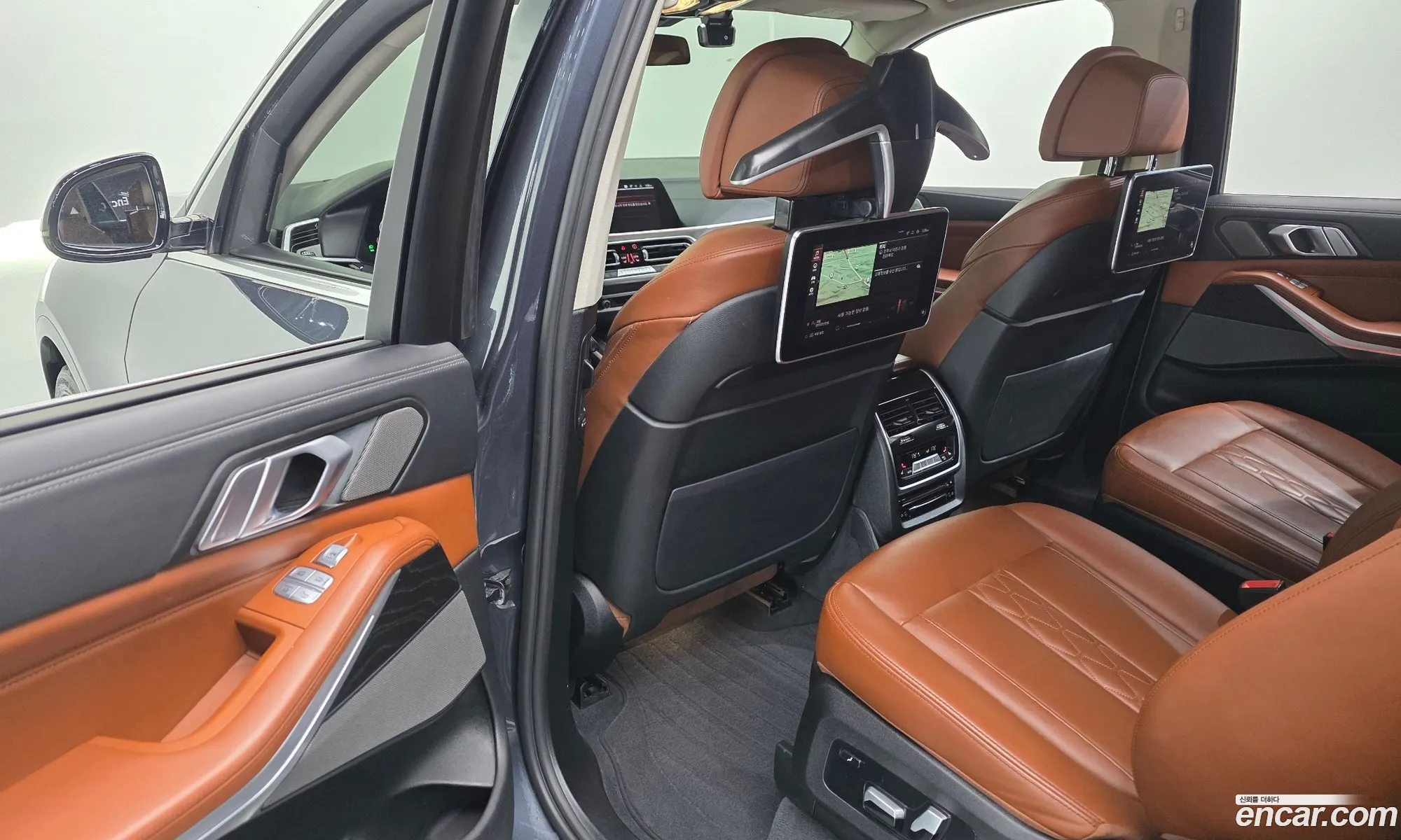 BMW X7 2021 — 16
