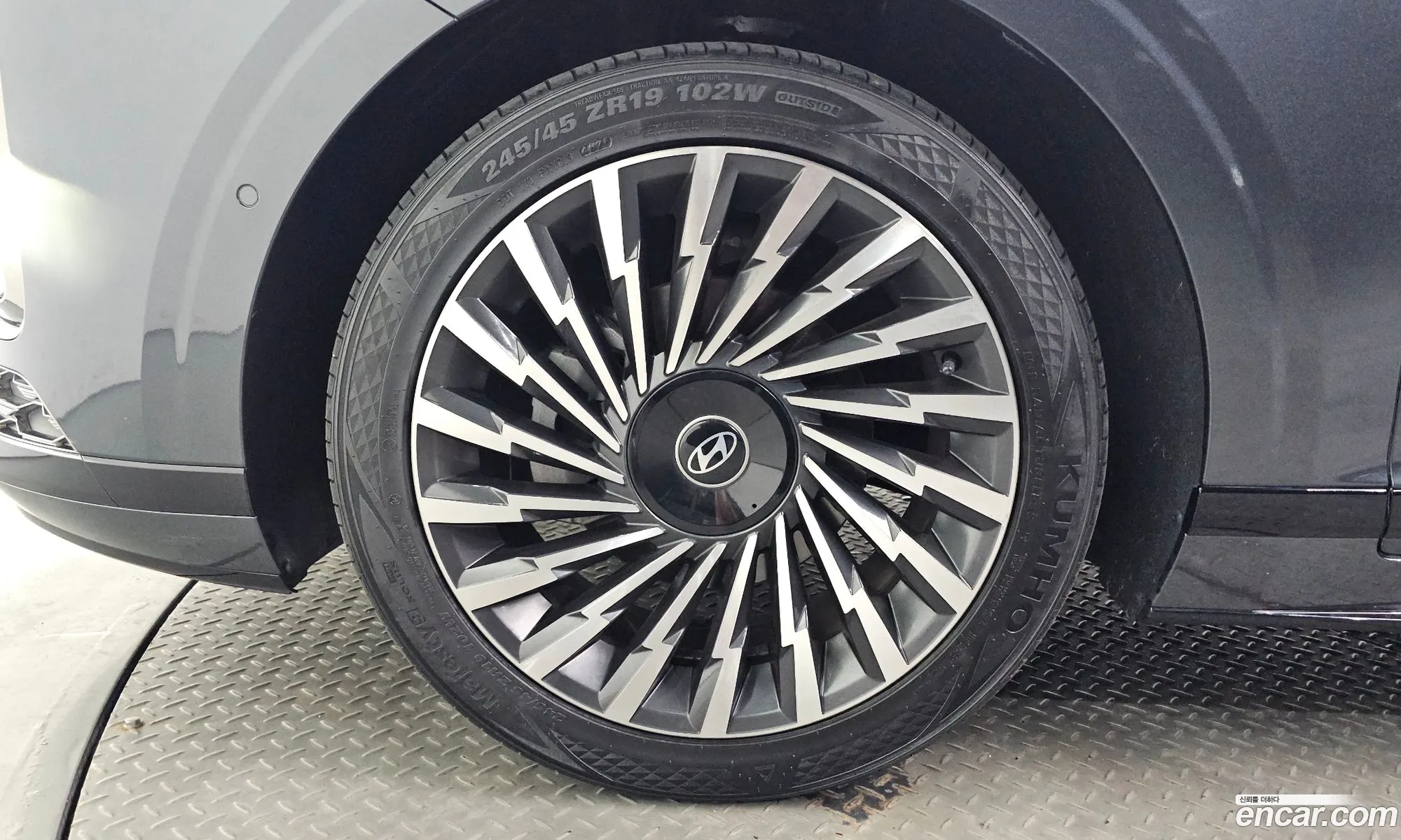 Hyundai Grandeur Hybrid 2023 — 9