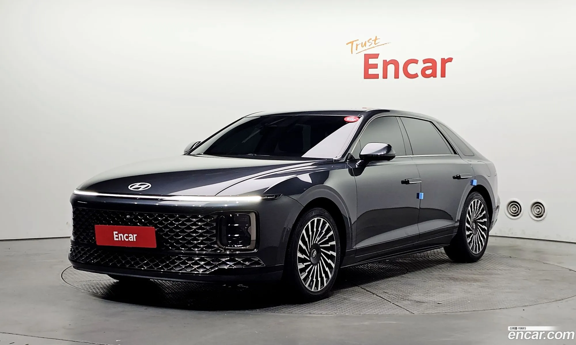 Hyundai Grandeur Hybrid 2023 — 14