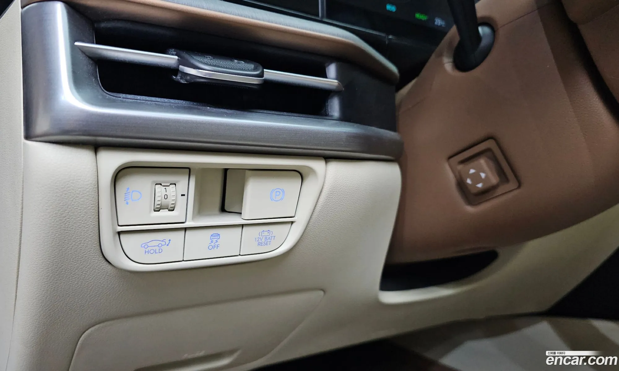 Hyundai Grandeur Hybrid 2023 — 12