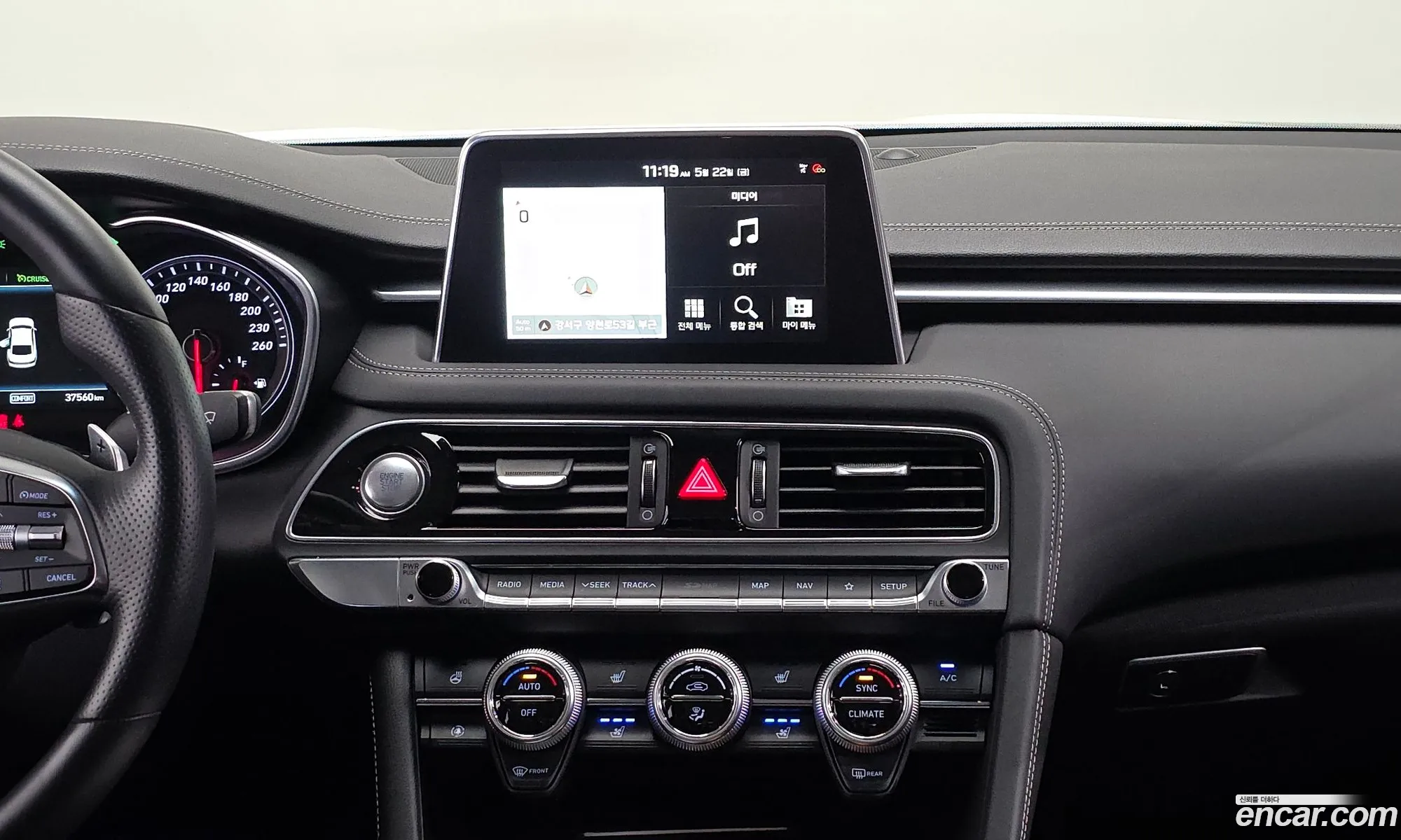 Genesis G70 2020 — 32
