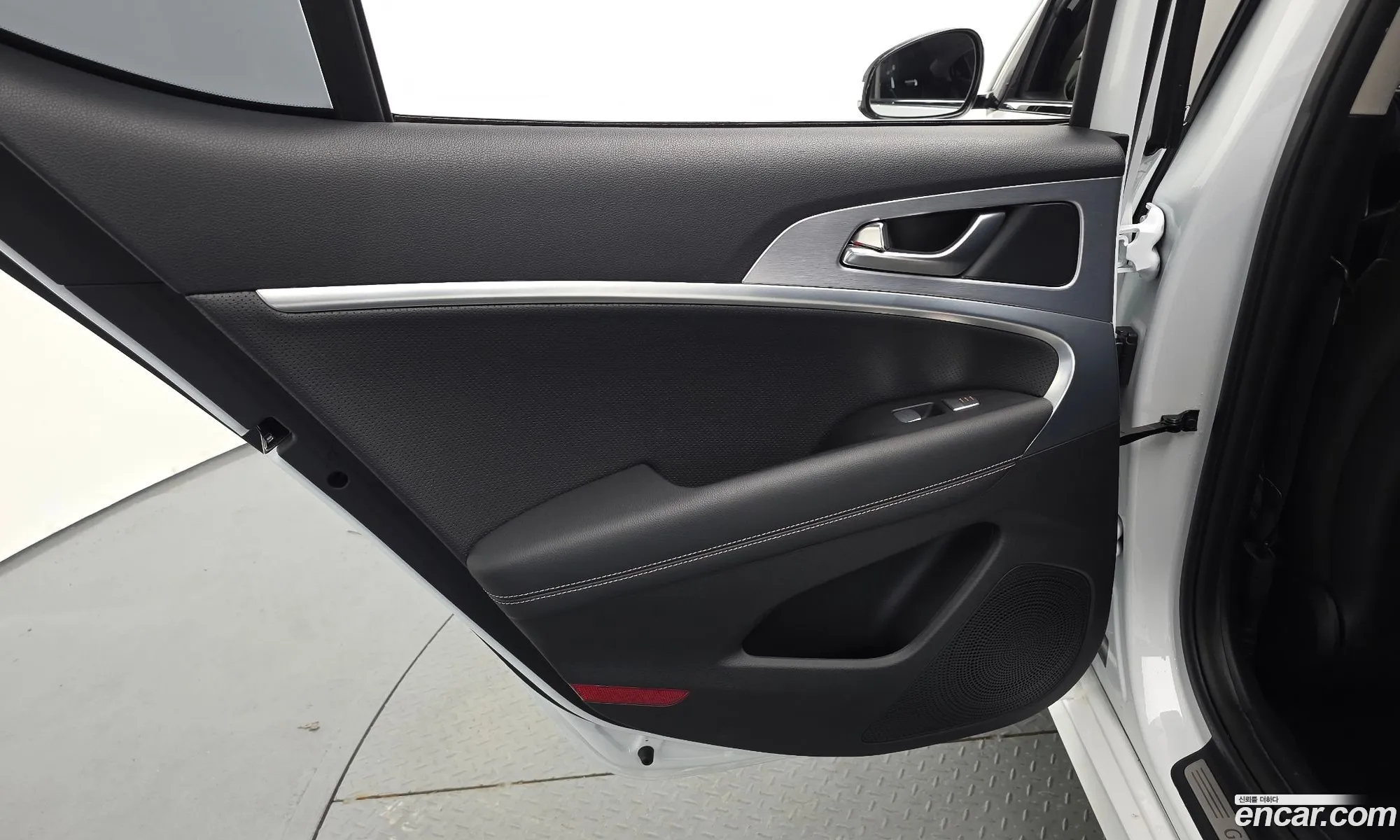Genesis G70 2020 — 34