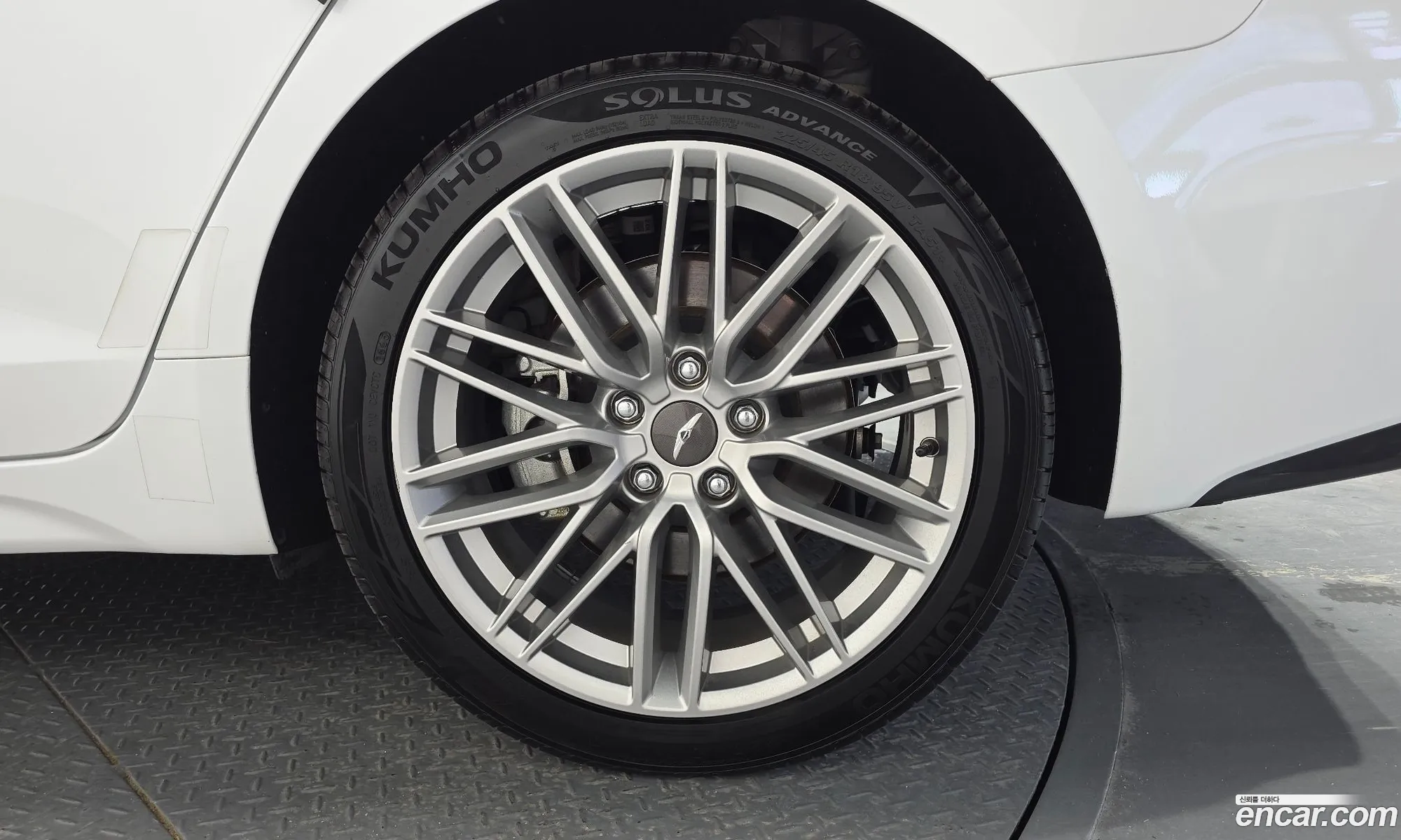 Genesis G70 2020 — 27