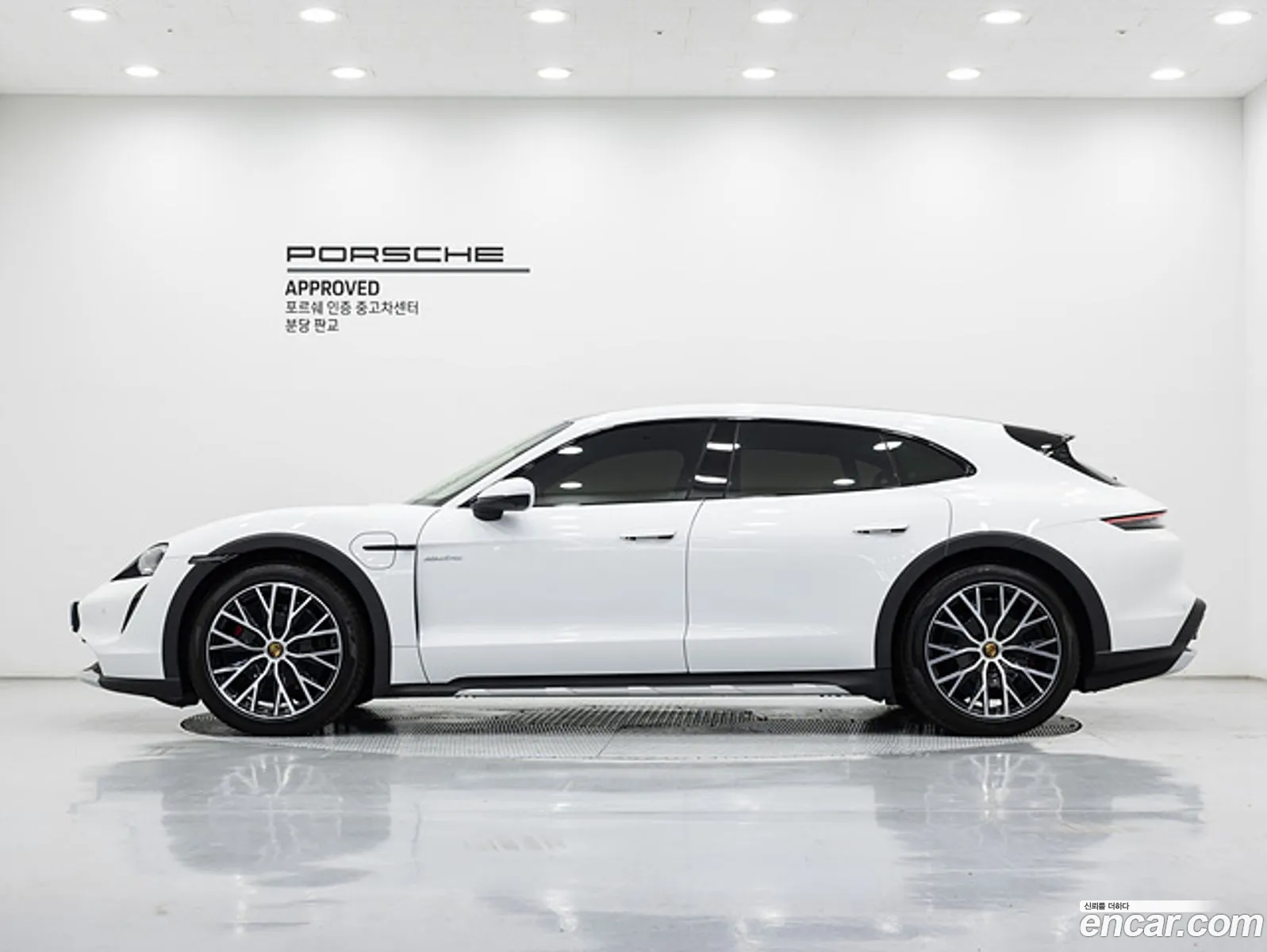 Porsche Taycan 2023 — 12