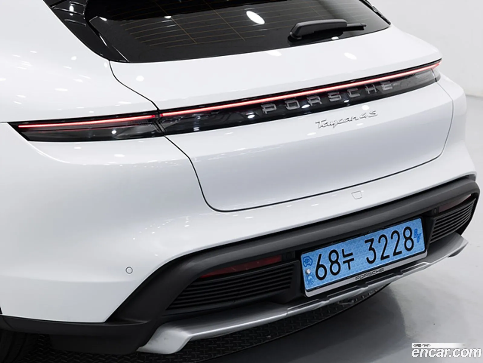 Porsche Taycan 2023 — 9