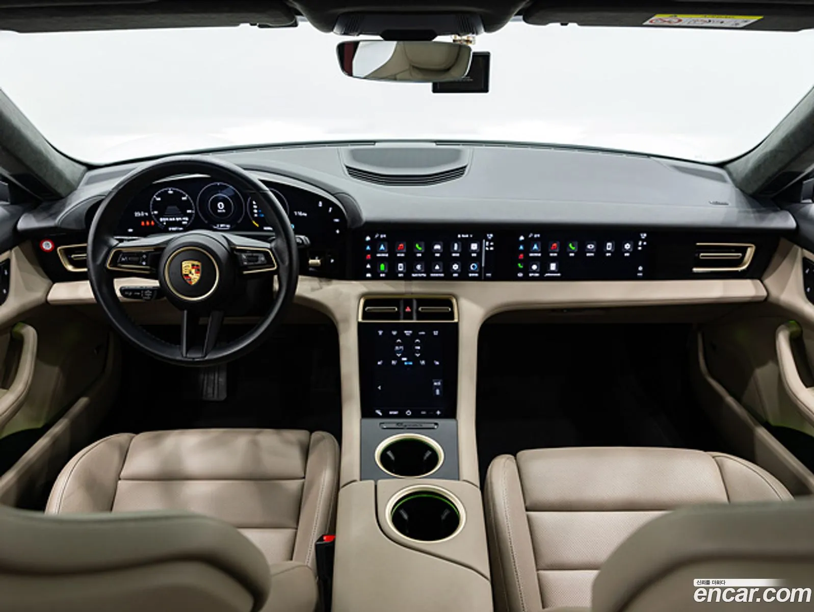 Porsche Taycan 2023 — 19