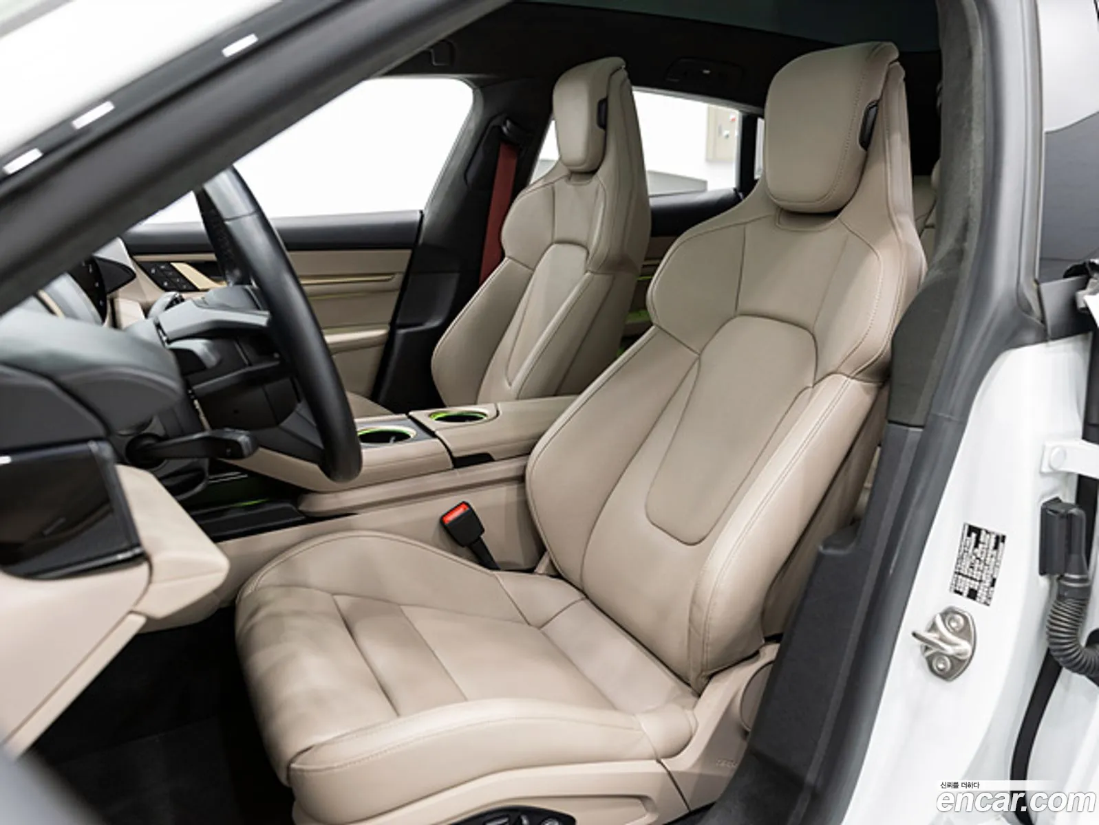 Porsche Taycan 2023 — 14