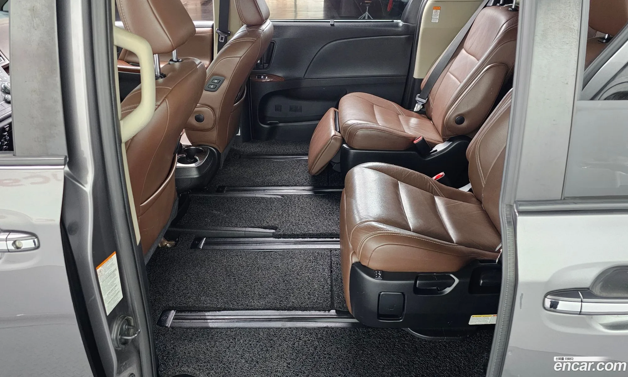 Toyota Sienna 2018 5TDDZ3DC4JS208779 — 11