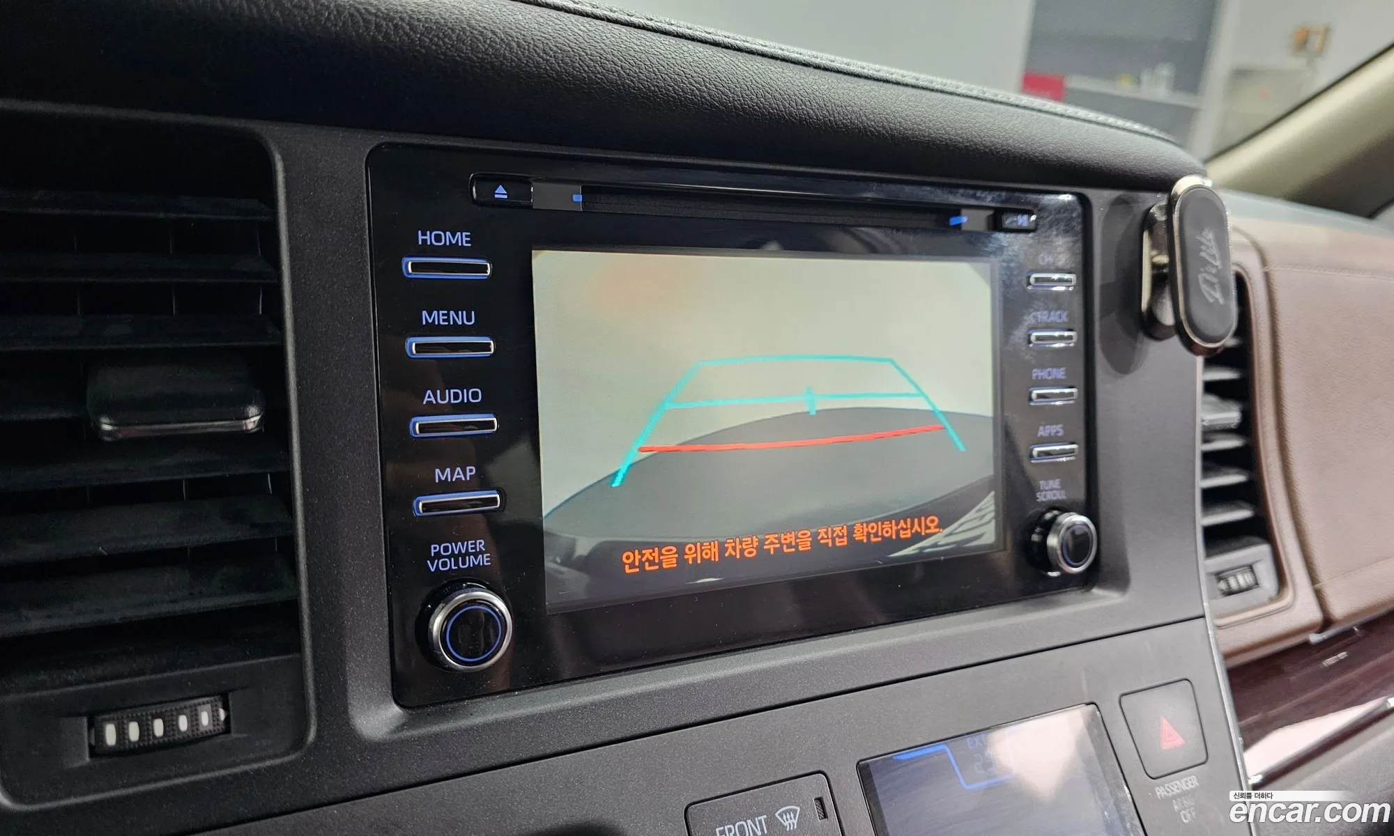 Toyota Sienna 2018 5TDDZ3DC4JS208779 — 13