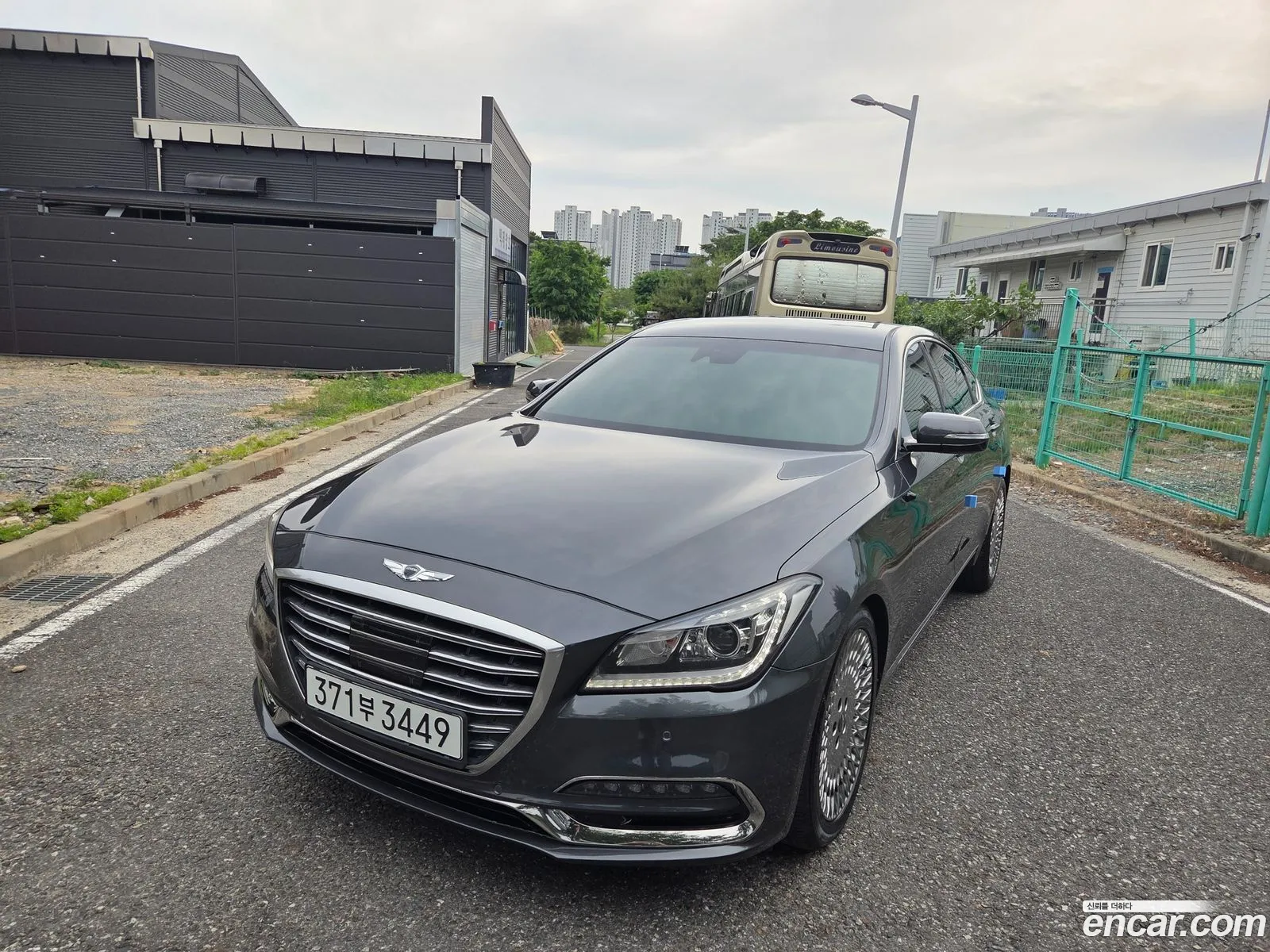 Genesis G80 2017 — 16
