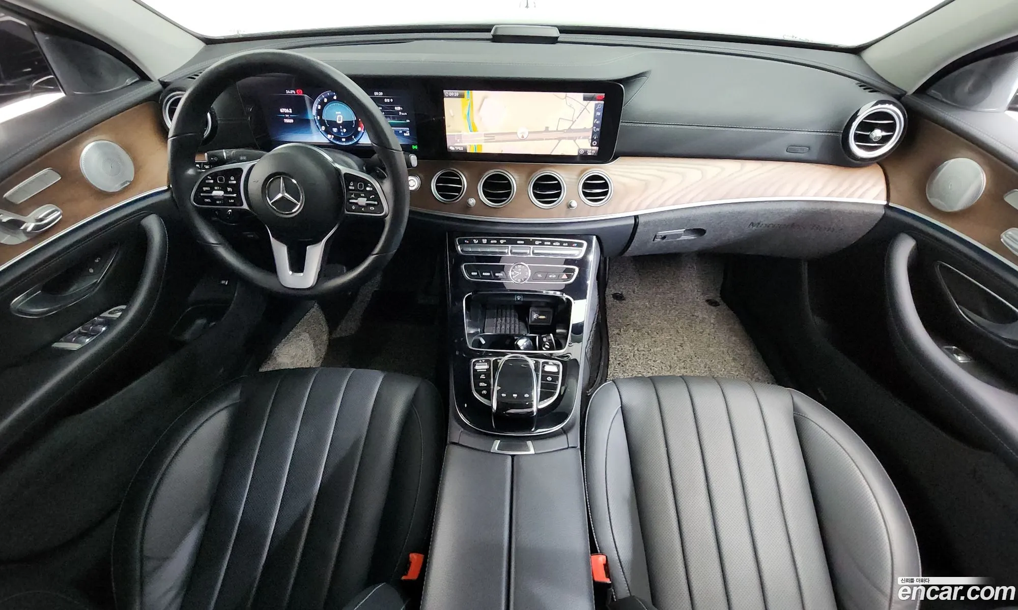 Mercedes-Benz E-Class W213 2019 WDDZF4KB8KA690451 — 35