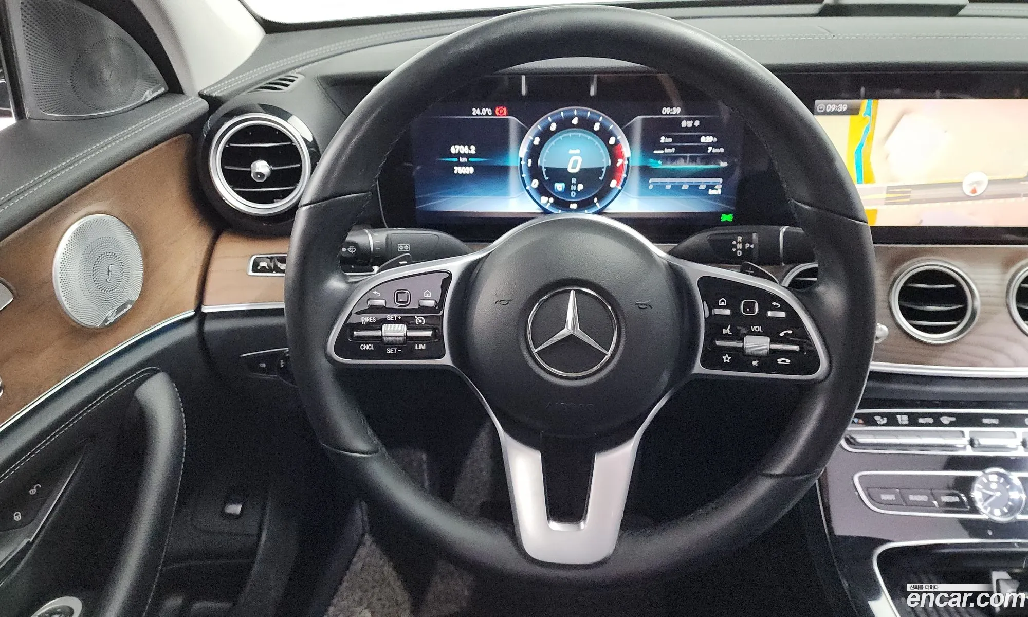 Mercedes-Benz E-Class W213 2019 WDDZF4KB8KA690451 — 24