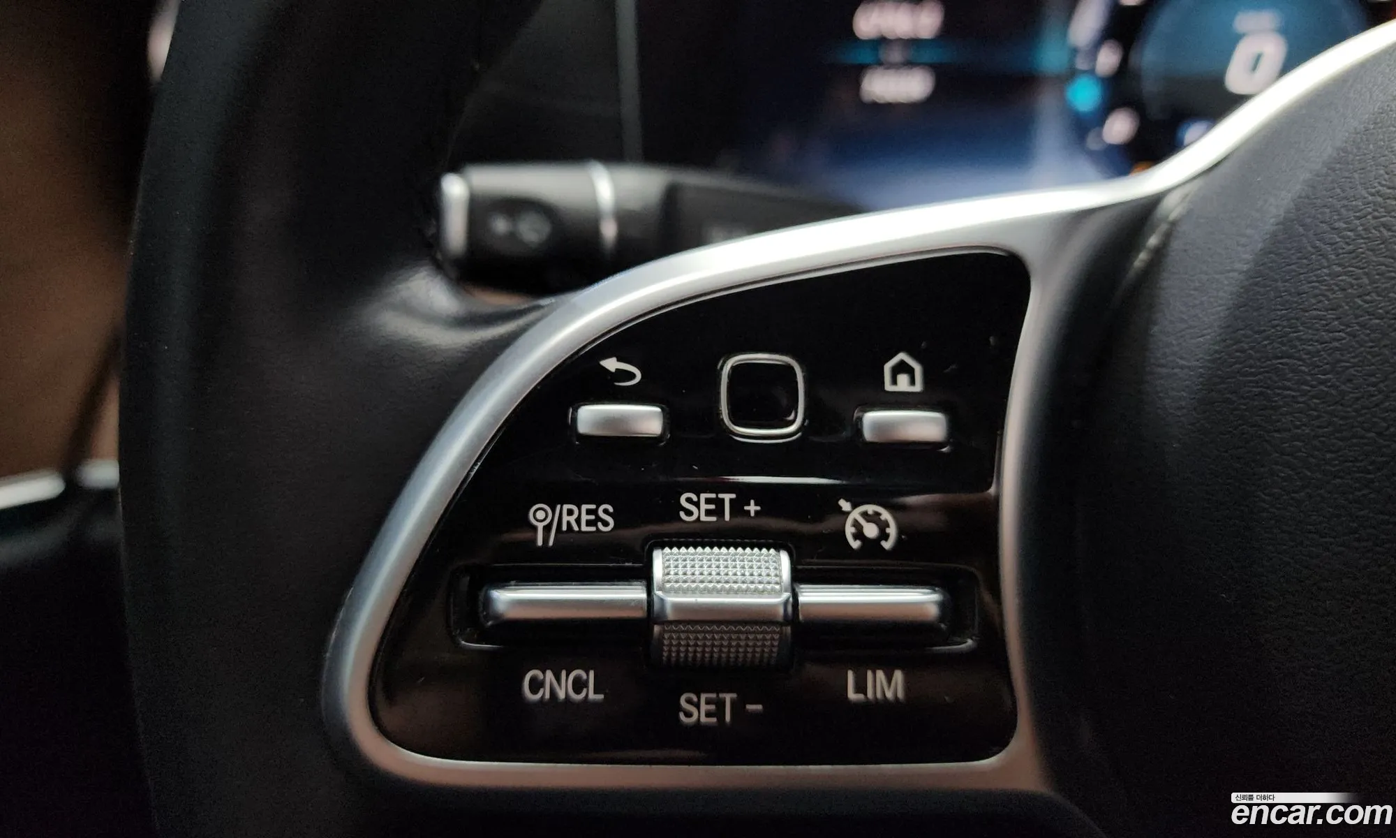 Mercedes-Benz E-Class W213 2019 WDDZF4KB8KA690451 — 26